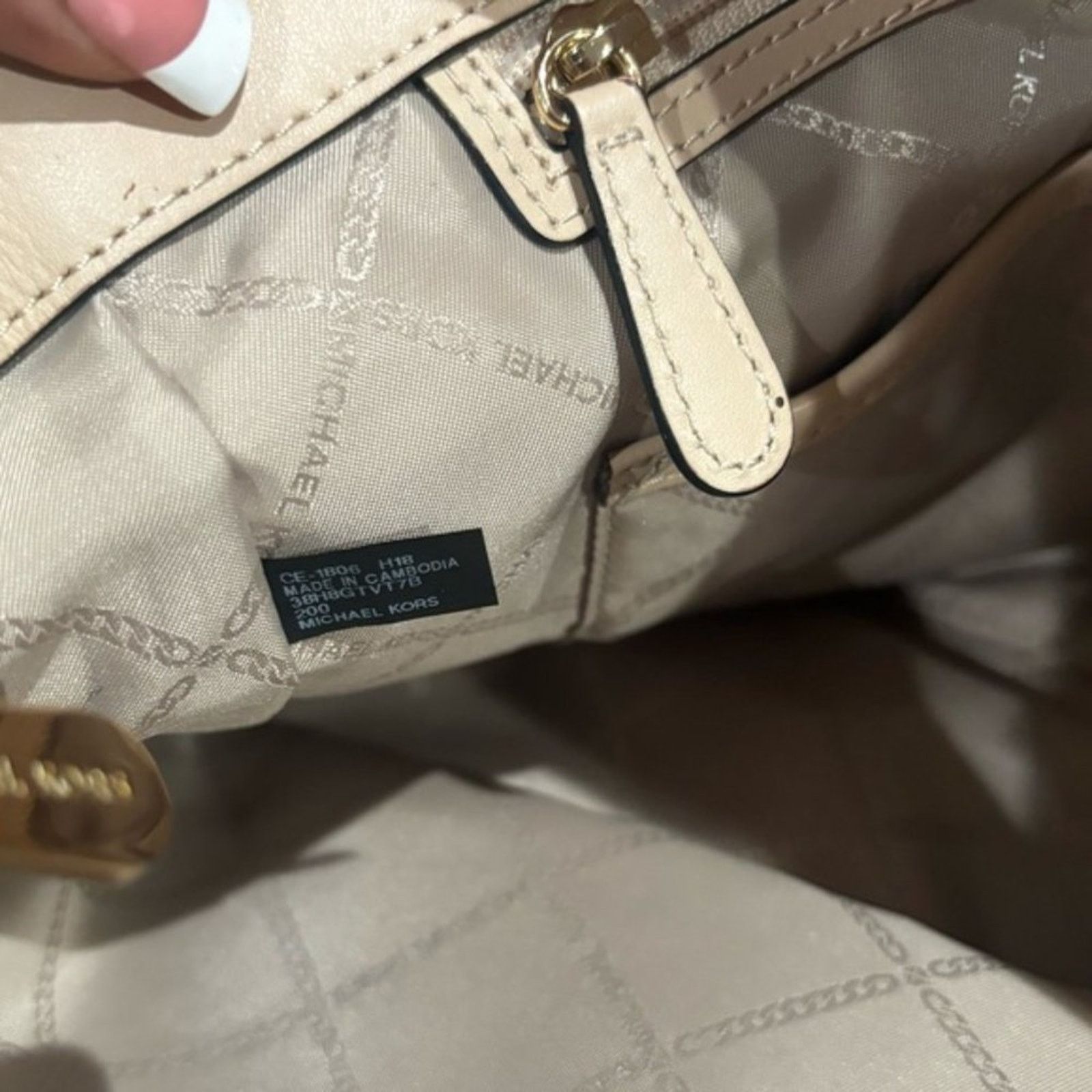 Michael Kors MICHAEL KORS Monogram Medium Jet Set Zip Top Tote Authentic Size ONE SIZE - 8 Thumbnail