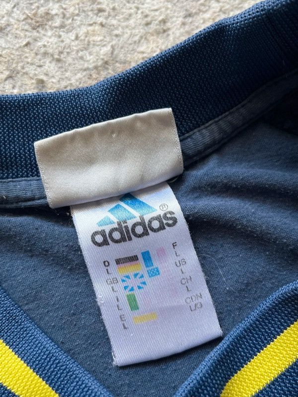 Adidas OG Adidas Basketball Sz L Big Logo T-Shirt Vintage 90s Rare Size US L / EU 52-54 / 3 - 3 Thumbnail