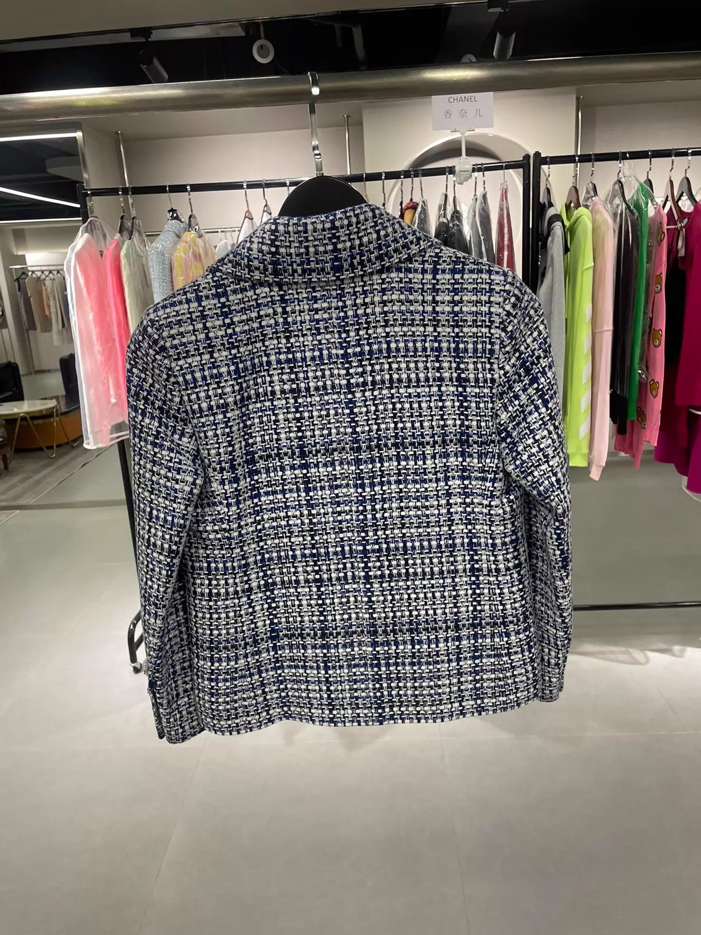Chanel CHANEL Tweed Jacket Blue White Check Near Mint Size XS / US 0-2 / IT 36-38 - 2 Thumbnail