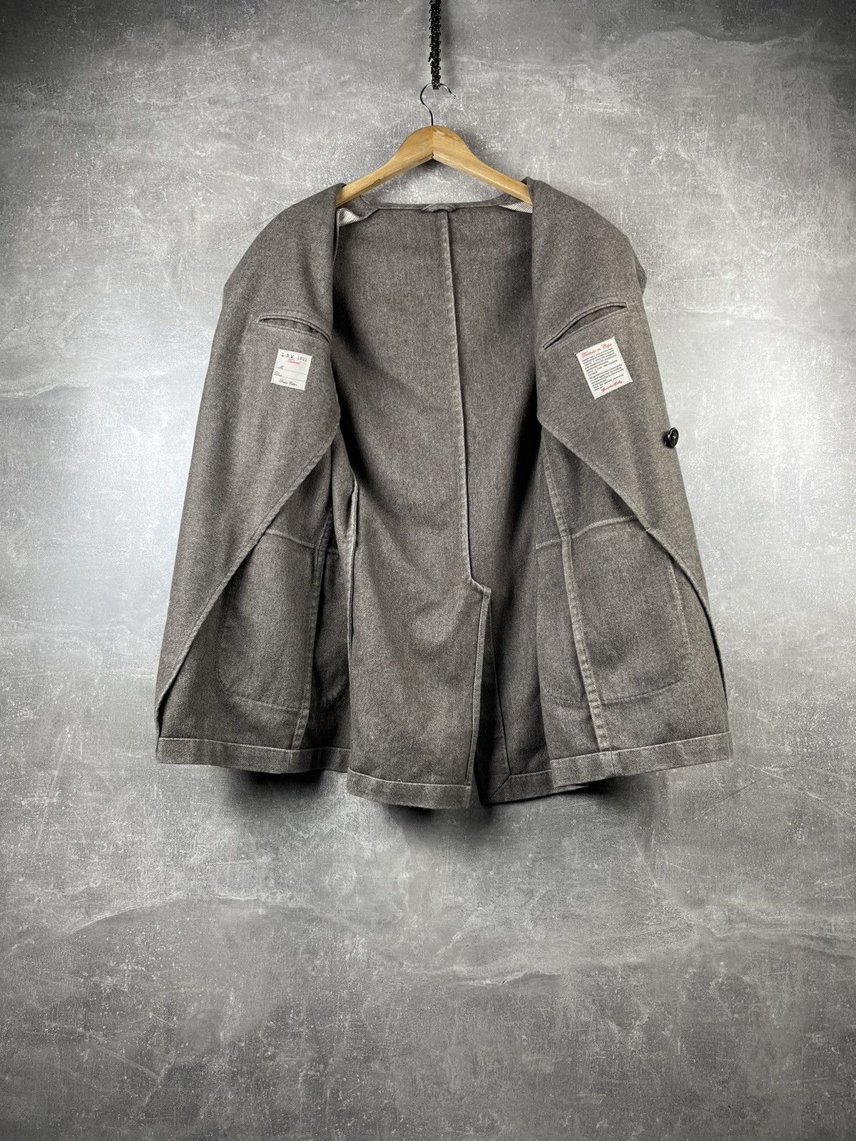 L.B.M. 1911 L.B.M. 1911 Wool Classic Double Breasted Italian Belted Coat Size US L / EU 52-54 / 3 - 13 Thumbnail