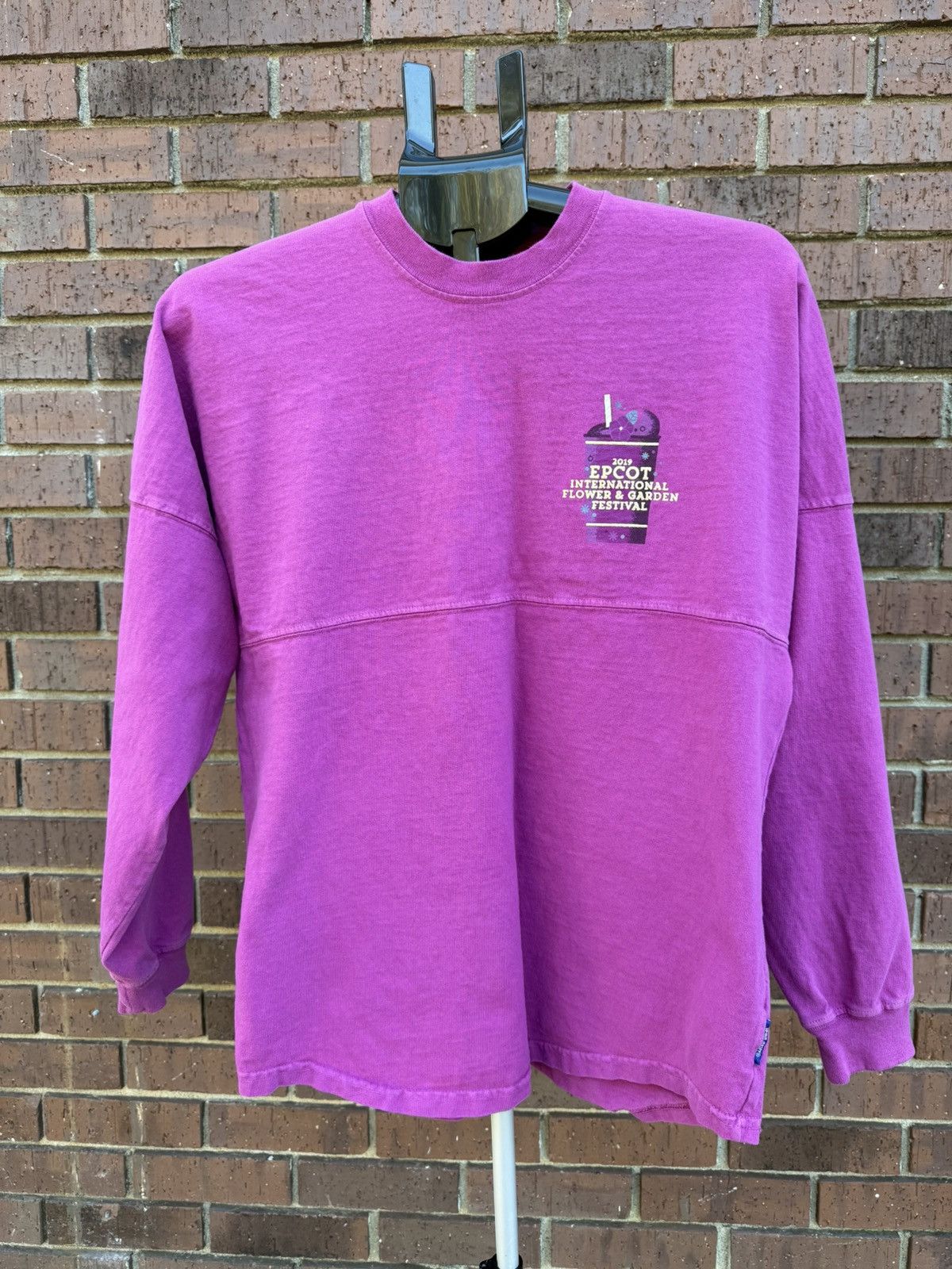 Disney Disney Parks 2019 Epcot Flower Garden Festival Spirit Jersey Size XS / US 0-2 / IT 36-38 - 1 Thumbnail