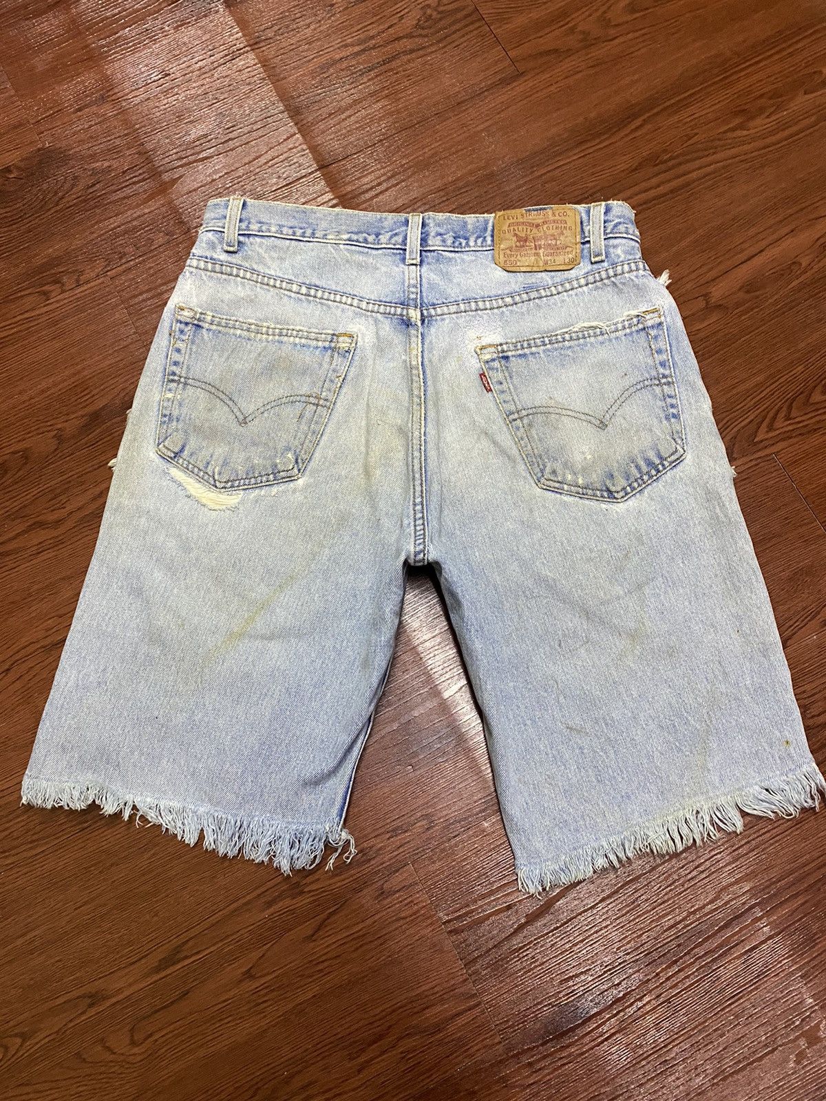 Levi's Vintage Clothing Vintage Levis550 90’s Faded Ripped Short Jeans Size US 34 / EU 50 - 2 Thumbnail