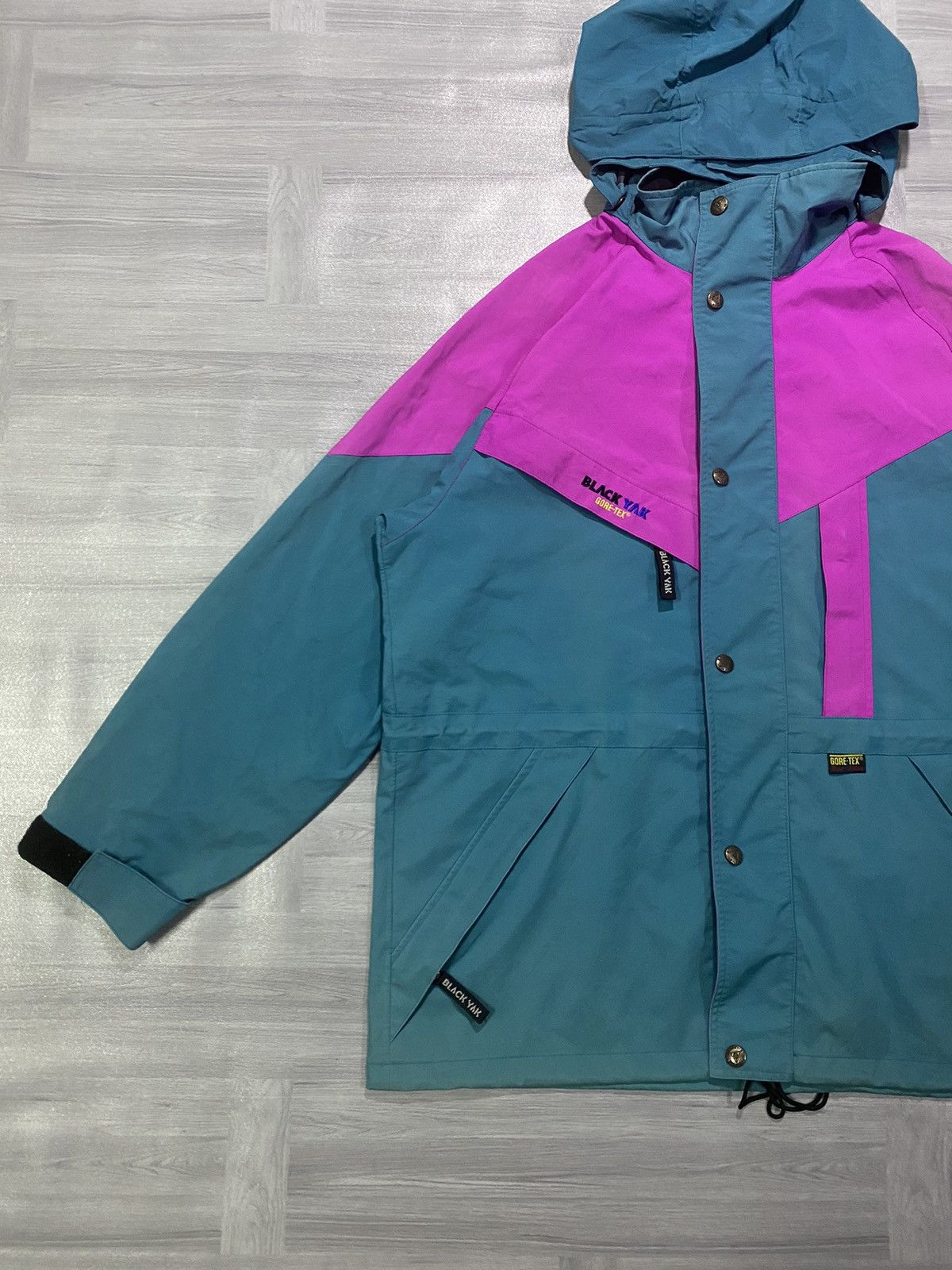 BLACKYAK Vintage BlackYak Gore-Tex Muticolour Jacket Size US XL / EU 56 / 4 - 9 Thumbnail