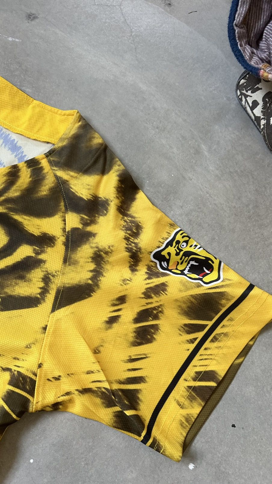 Japanese Brand VINTAGE HANSHIN TIGERS BASEBALL JERSEY Size US M / EU 48-50 / 2 - 3 Thumbnail
