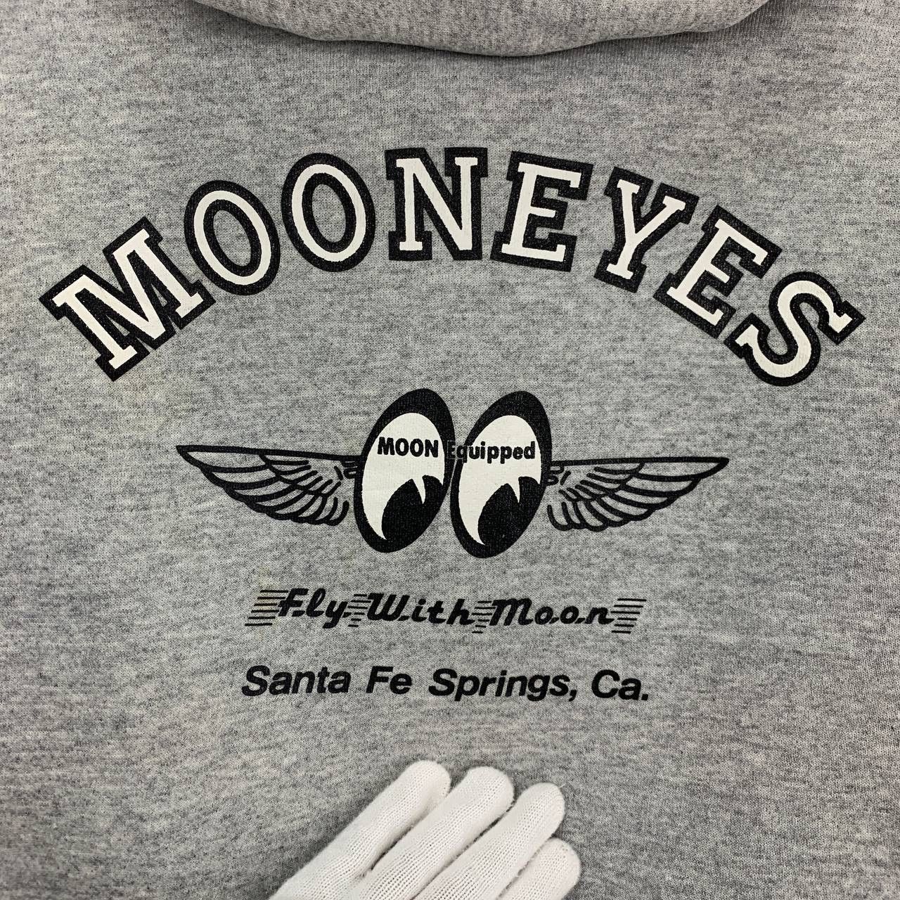 Hanes 90s Vintage MOON EYES Hoodie Pullover #2403-13x Size US M / EU 48-50 / 2 - 2 Thumbnail