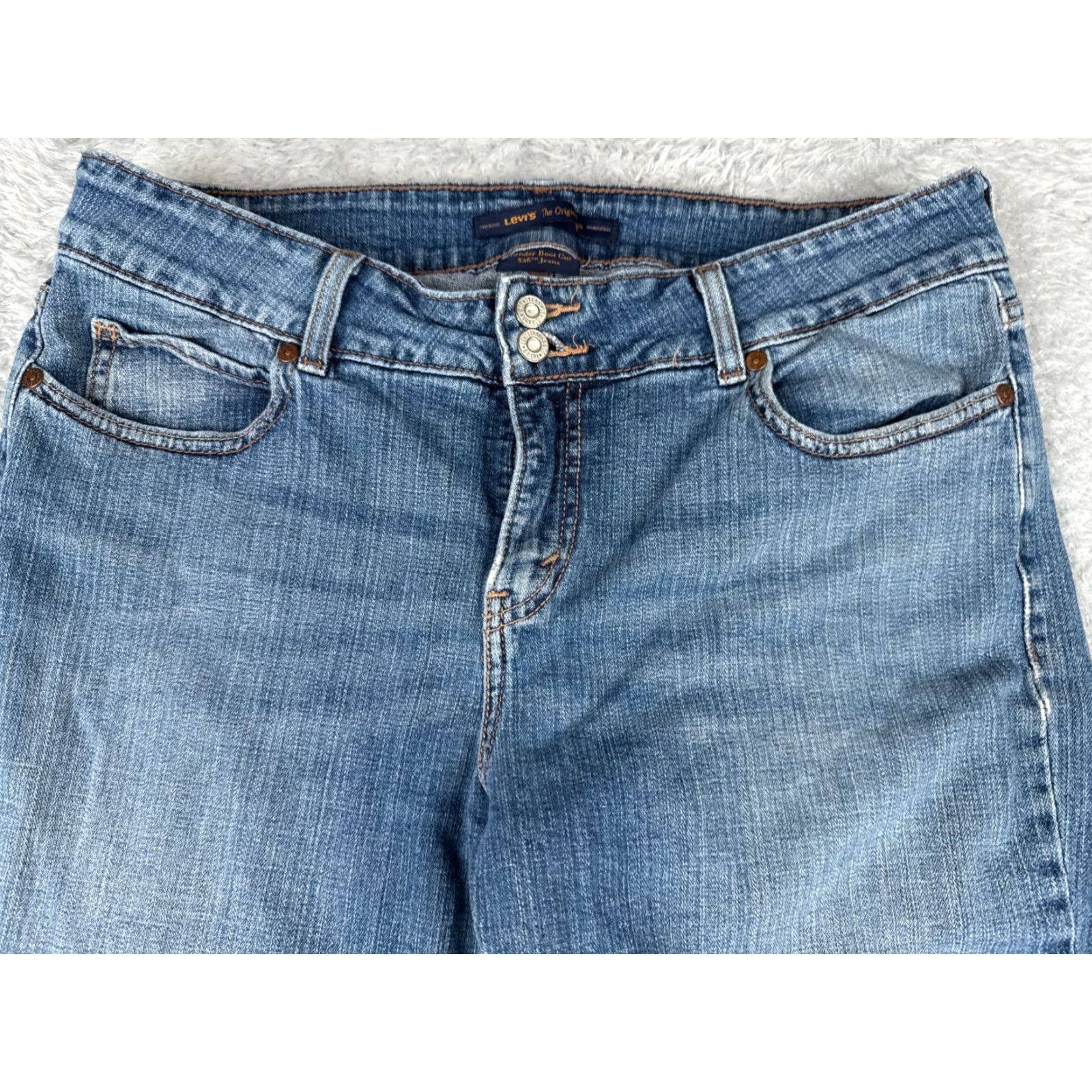 Levi's Levis Jeans Womens 12 Blue Denim 526 Slender Bootcut Mid Rise Cotton Blend 32x31 Size 34" / US 12 / IT 48 - 4 Thumbnail