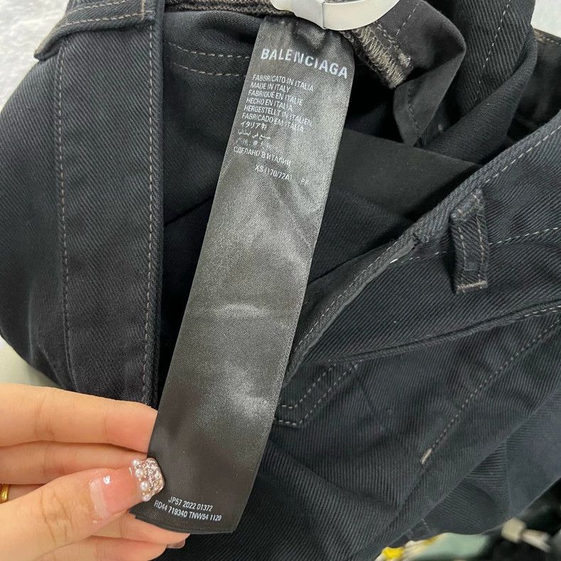 Balenciaga Balenciaga size XS Black ripped jeans Size US 27 - 5 Thumbnail