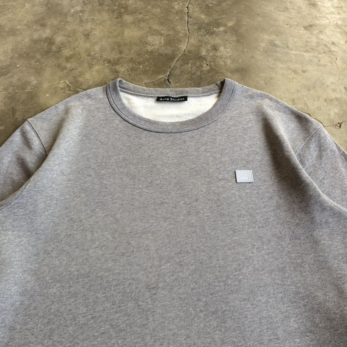 Acne Studios Acne Studios Fairview Face PAW17 Patch Logo Crewneck Grey Size US XL / EU 56 / 4 - 3 Thumbnail