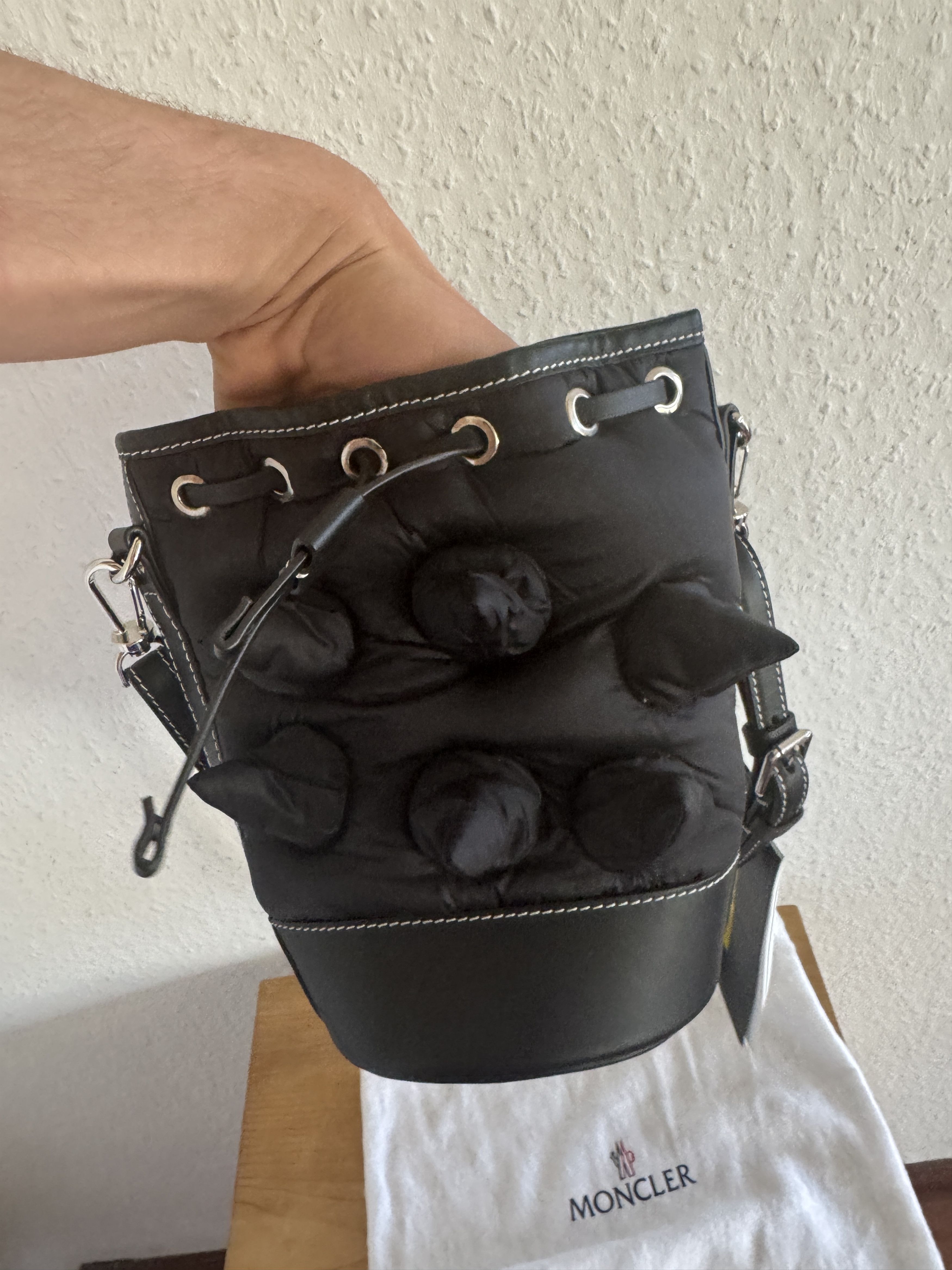 JW Anderson × Moncler Spike Critter Padded Bucket Bag Size ONE SIZE - 5 Thumbnail