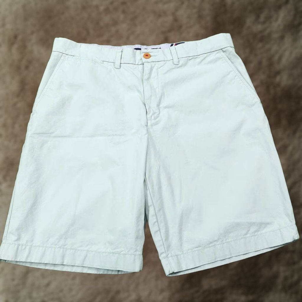 Tommy Hilfiger Tommy Hilfiger Shorts Mens 36 Green Chino Classic Fit 100% Cotton Inseam 10 Pockets Slim/Flat Front Casual Size US 36 / EU 52 - 1 Thumbnail