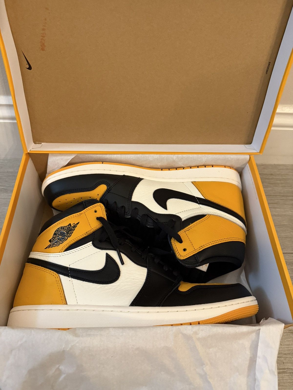 Jordan Brand Air Jordan 1 Retro High OG Taxi Black Sail Size 12 Used Size US 12 / EU 45 - 3 Thumbnail
