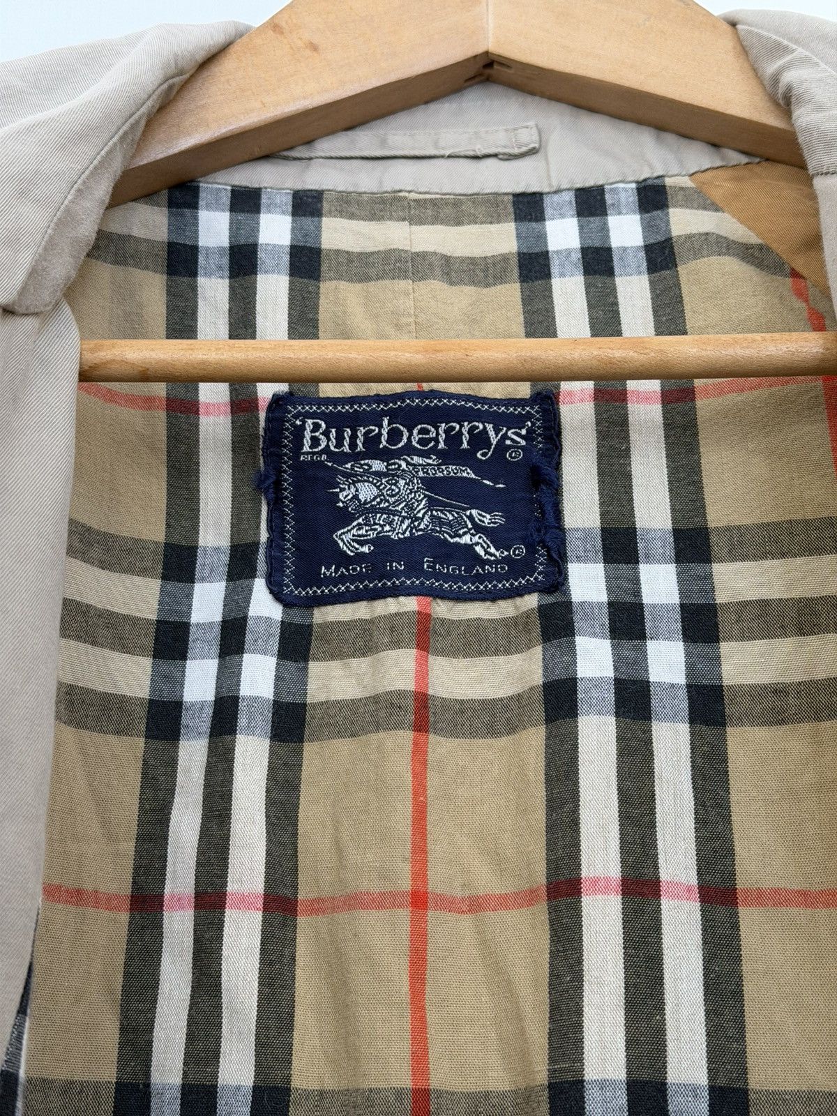 Burberry Vintage 90s Burberry‘s Trenchcoat Made in England Size L Size US L / EU 52-54 / 3 - 8 Thumbnail