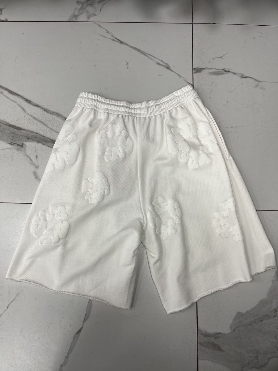 DENIM TEARS Denim Tears Mono Cotton Wreath Shorts "White" Size US 32 / EU 48 - 2 Thumbnail