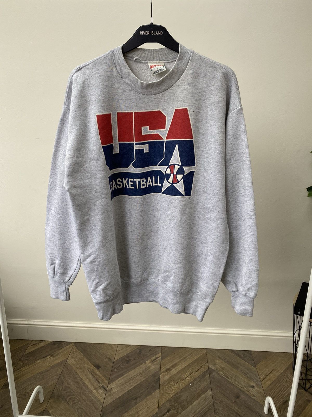 Other Vintage USA Basketball 90s sweatshirt Size US L / EU 52-54 / 3 - 1 Thumbnail