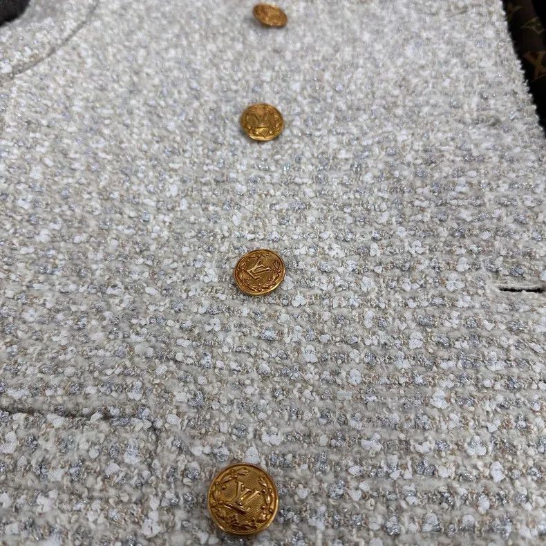 Louis Vuitton Louis Vuitton Solid double-breasted tweed long-sleeved jac Size XS / US 0-2 / IT 36-38 - 4 Thumbnail