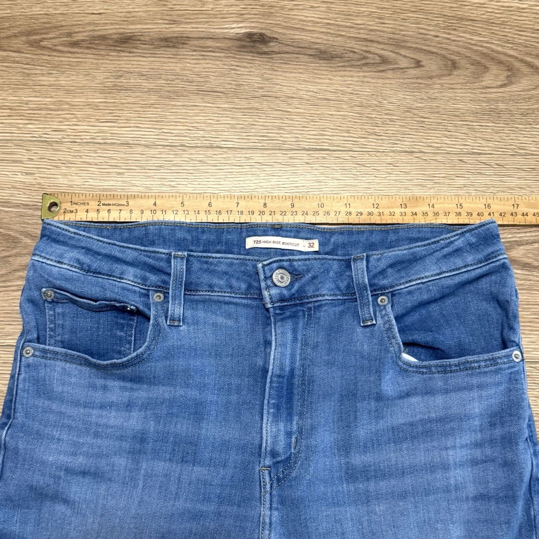 Levi's VINTAGE? No. Levi's 725 High Rise Bootcut Jeans Women's Size 32 Blue Denim Cotton Blend Spandex 31in Inseam 5-Pocket Regular Fit Size 24" / US 00 / IT 34 - 5 Thumbnail