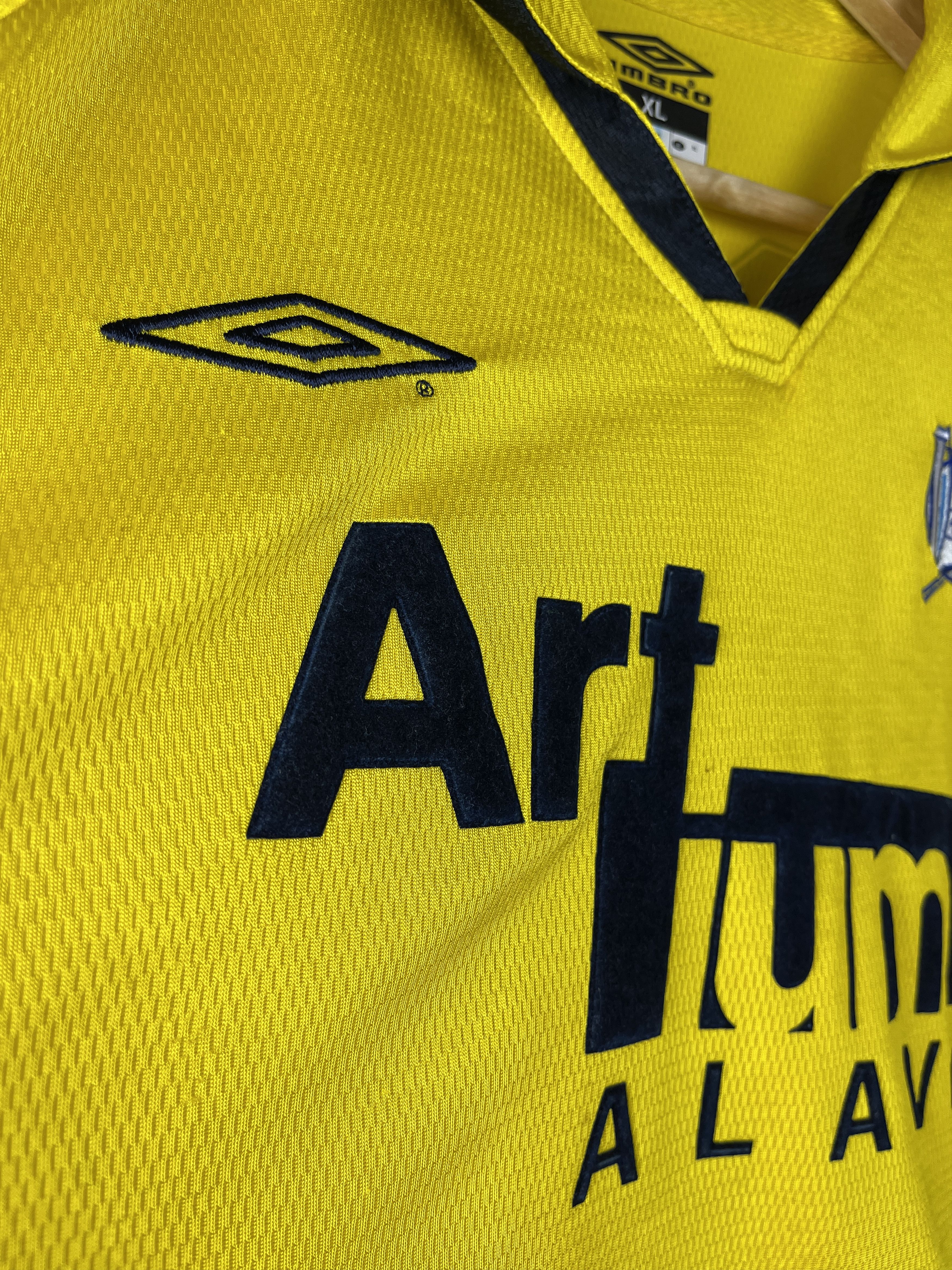 Umbro 2002/03 Alaves Deportivo Away Football Tomic # 2 Jersey Size US XL / EU 56 / 4 - 5 Thumbnail