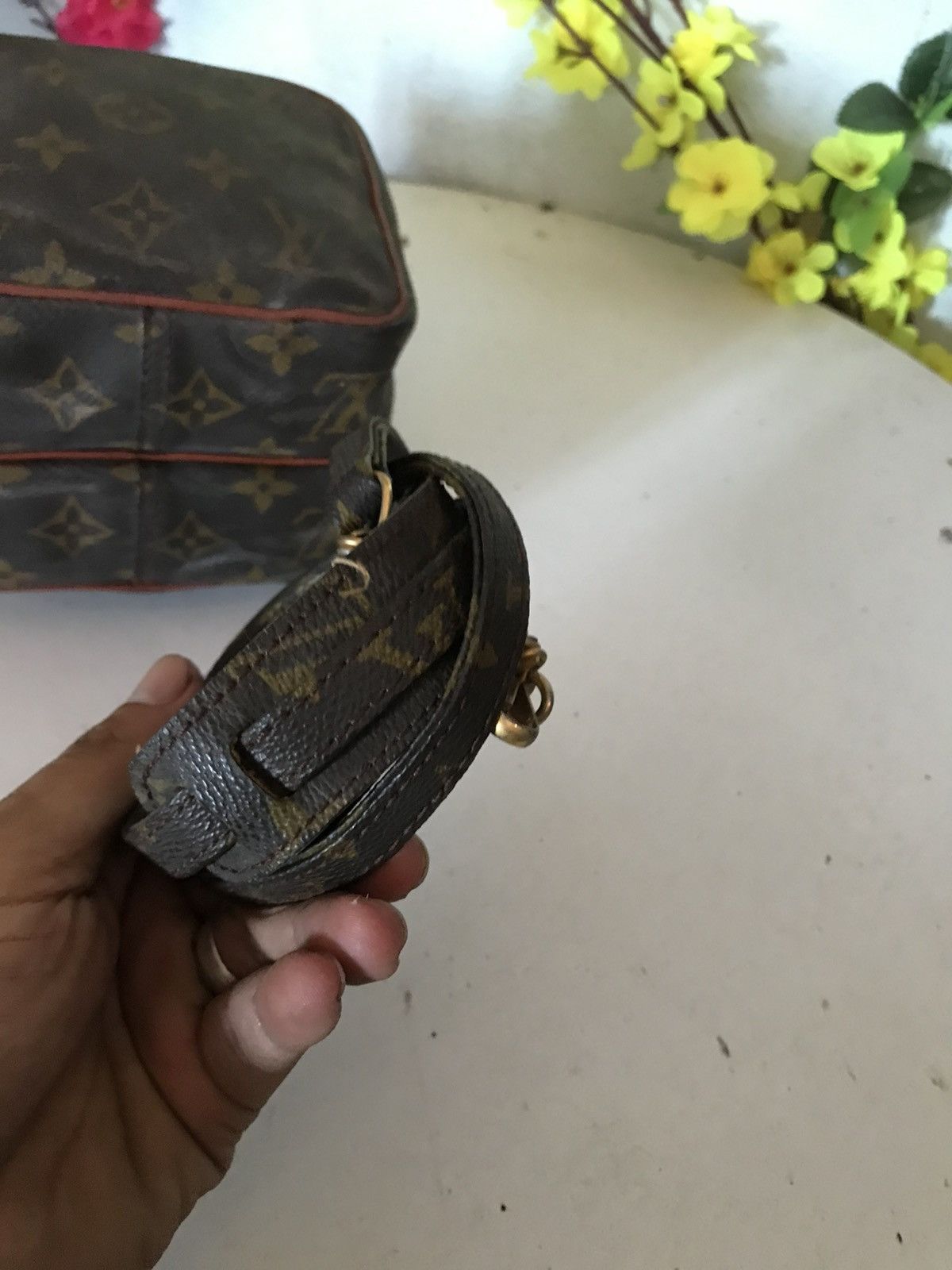 Louis Vuitton Amazon Crosbody Bag Vintage Louis Vuitton Size ONE SIZE - 10 Thumbnail