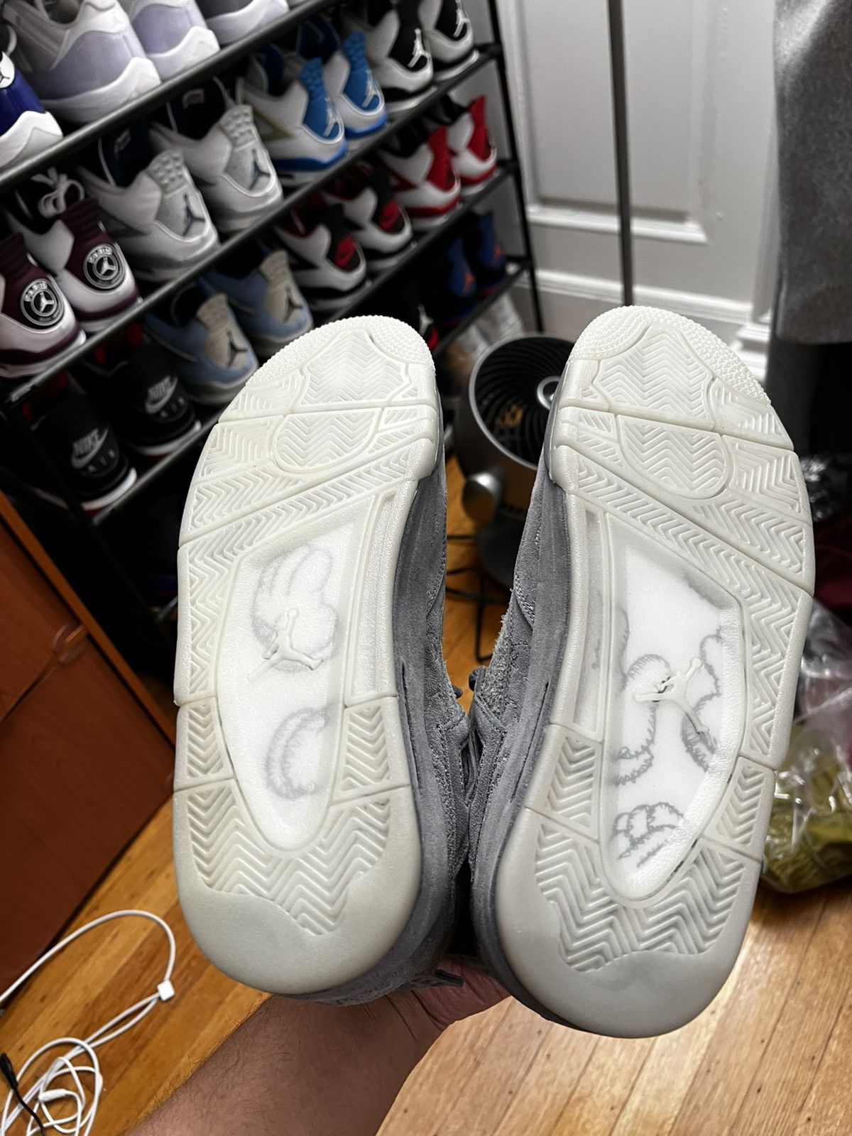 Jordan Brand × Kaws Kaws Jordan 4 Grey Size US 9.5 / EU 42-43 - 5 Thumbnail