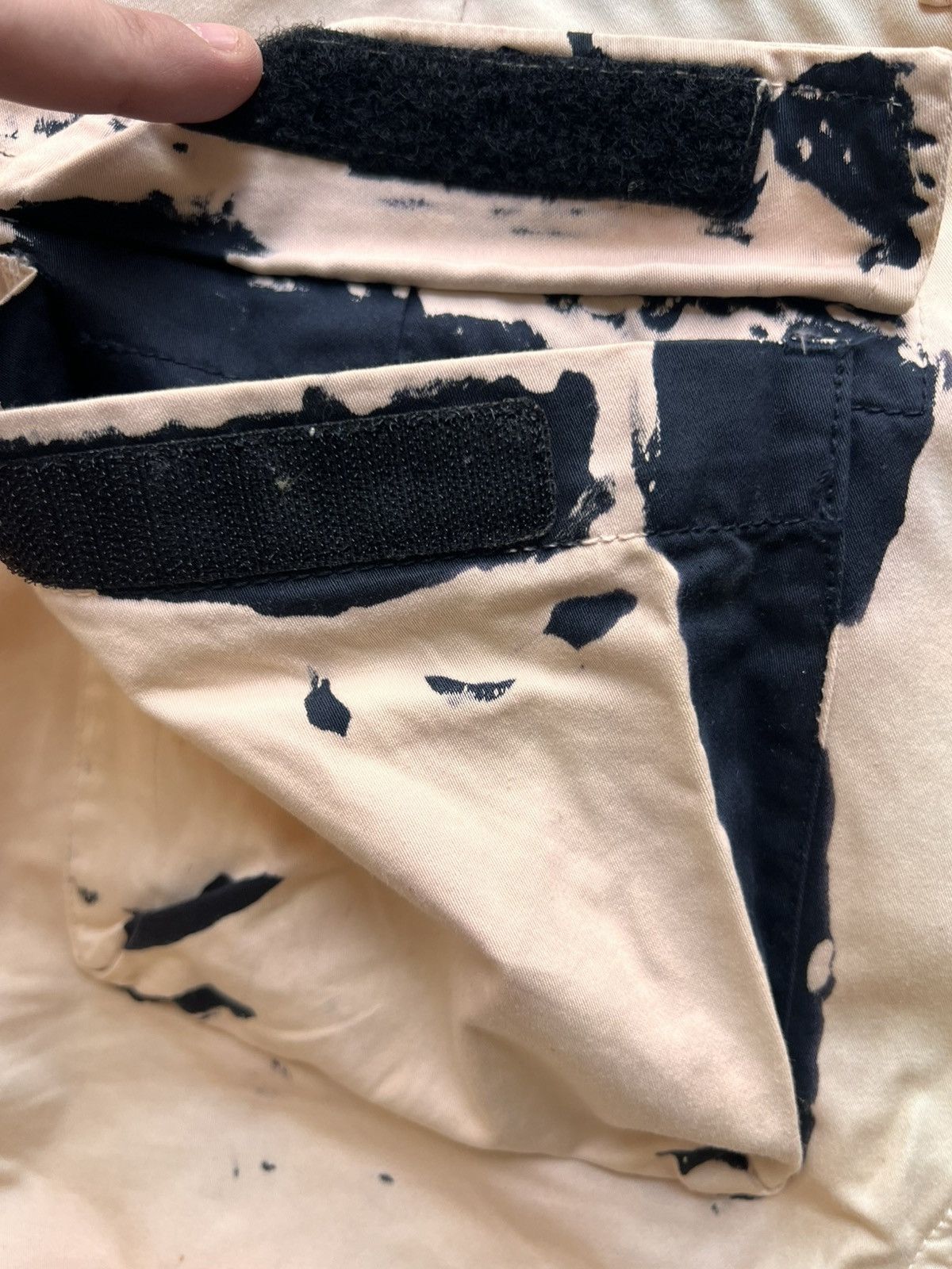 Stone Island Stone Island Hand Corrosion Cargo Shorts Type RE W30 Size US 30 / EU 46 - 13 Thumbnail