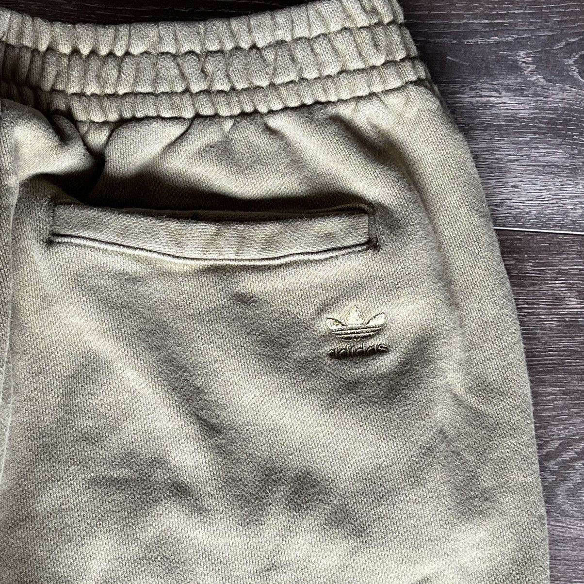 Humanrace Adidas x Humanrace Pharrell Williams Olive Khaki Sweatpants Size US 32 / EU 48 - 4 Thumbnail