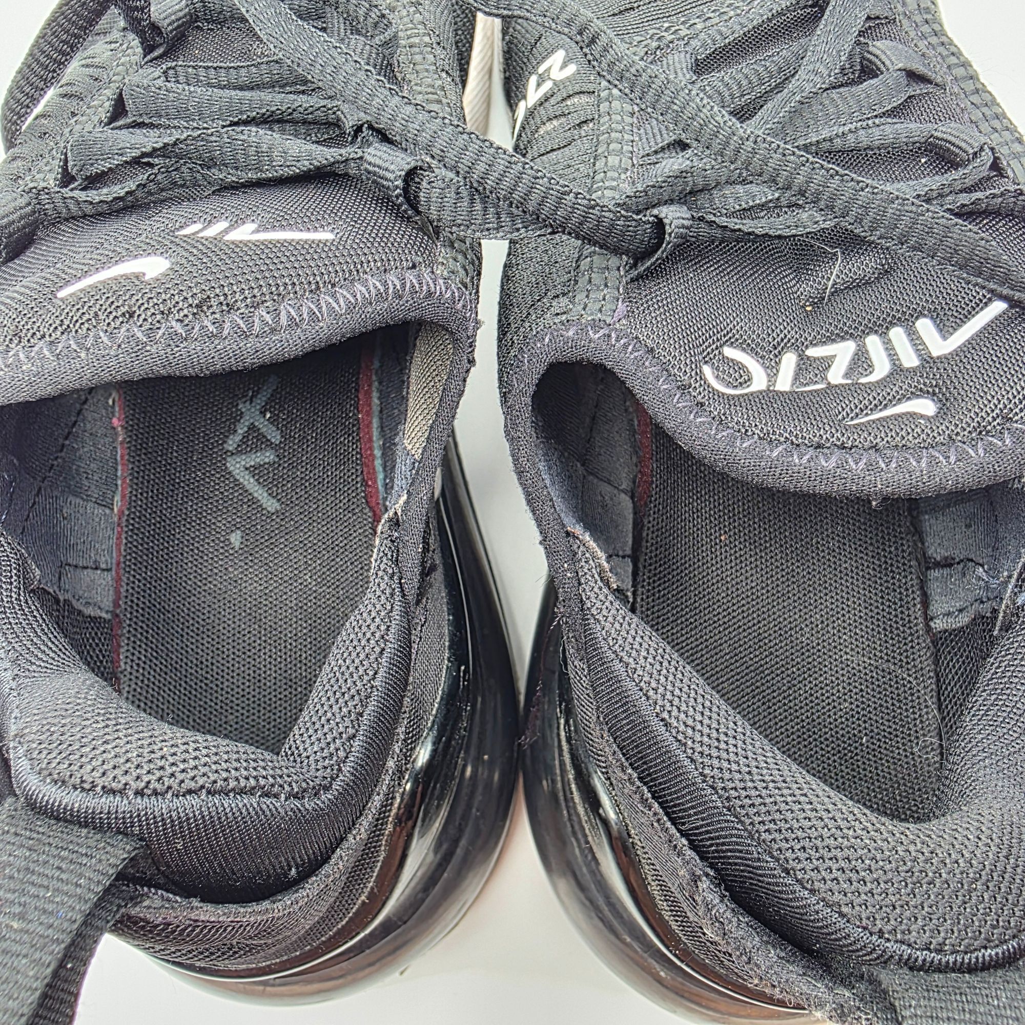Nike Nike Air Max 270 Womens Size 8 Black White Athletic Shoes Sn Size US 8 / IT 38 - 5 Thumbnail