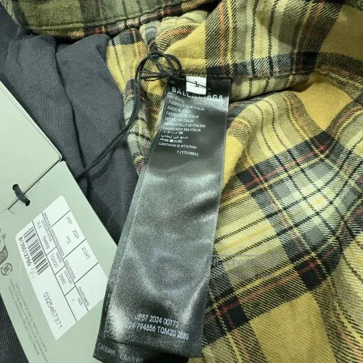 Balenciaga Balenciaga Green Plaid Distressed Long Sleeve Shirt. Size US M / EU 48-50 / 2 - 6 Thumbnail