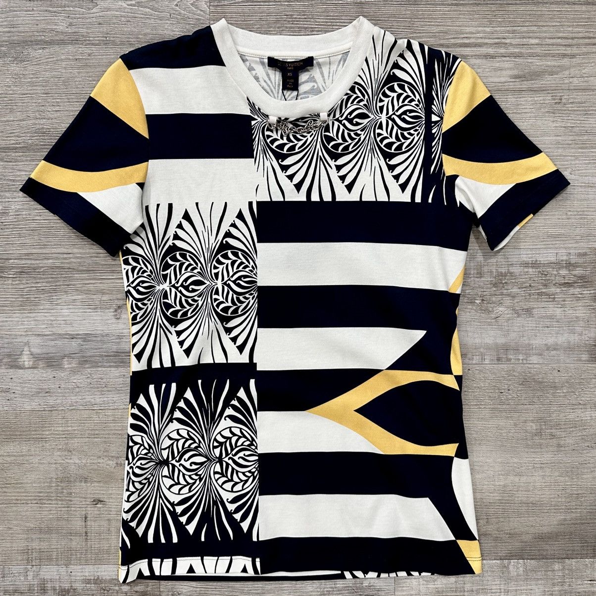 Louis Vuitton NWT LOUIS VUITTON MULTI PRINT T SHIRT SIZE XS Size XS / US 0-2 / IT 36-38 - 1 Thumbnail