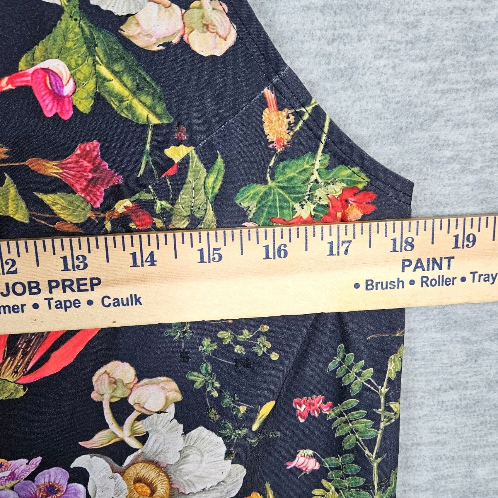 Logo 7 FORAY Floral 1/2 Button Sleeveless Laser Cut Logo Golf Tennis Top S Women’s Multicolor Floral Activewear Top Size S / US 4 / IT 40 - 8 Thumbnail