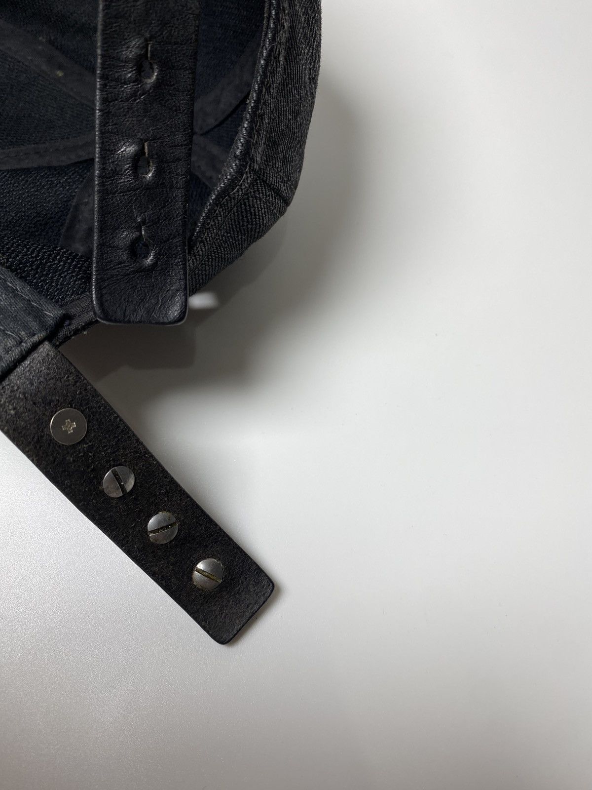Rick Owens RICK OWENS LEATHER BRIM WAXED CAP Size ONE SIZE - 9 Thumbnail