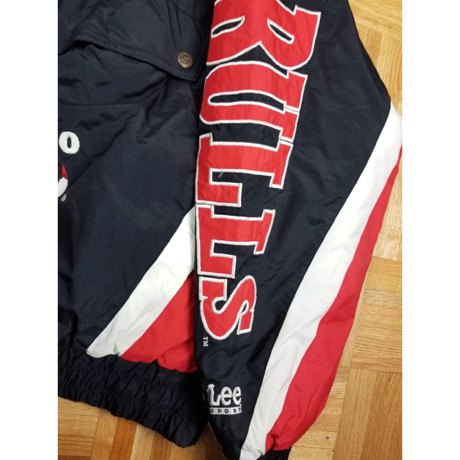 Lee VINTAGE 90' CHICAGO BULLS EASTERN LEE PULLOVER JACKET SZ LARGE Hoodie Jacket? Size US L / EU 52-54 / 3 - 6 Thumbnail