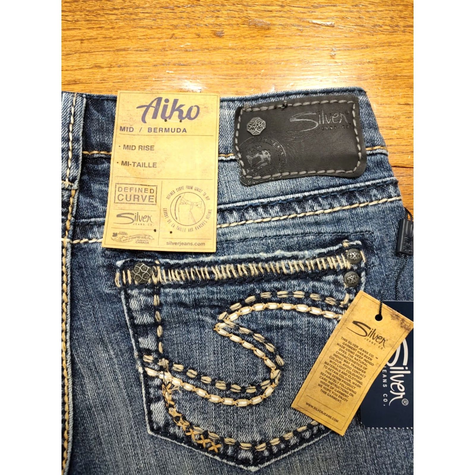 Silver Jeans Co. NWT Silver Jeans Bermuda Shorts Womens Mid Rise Blue Denim 24 Regular 5-Pocket Logo Zipper Button Stretch Size 42" / US 20 - 3 Thumbnail