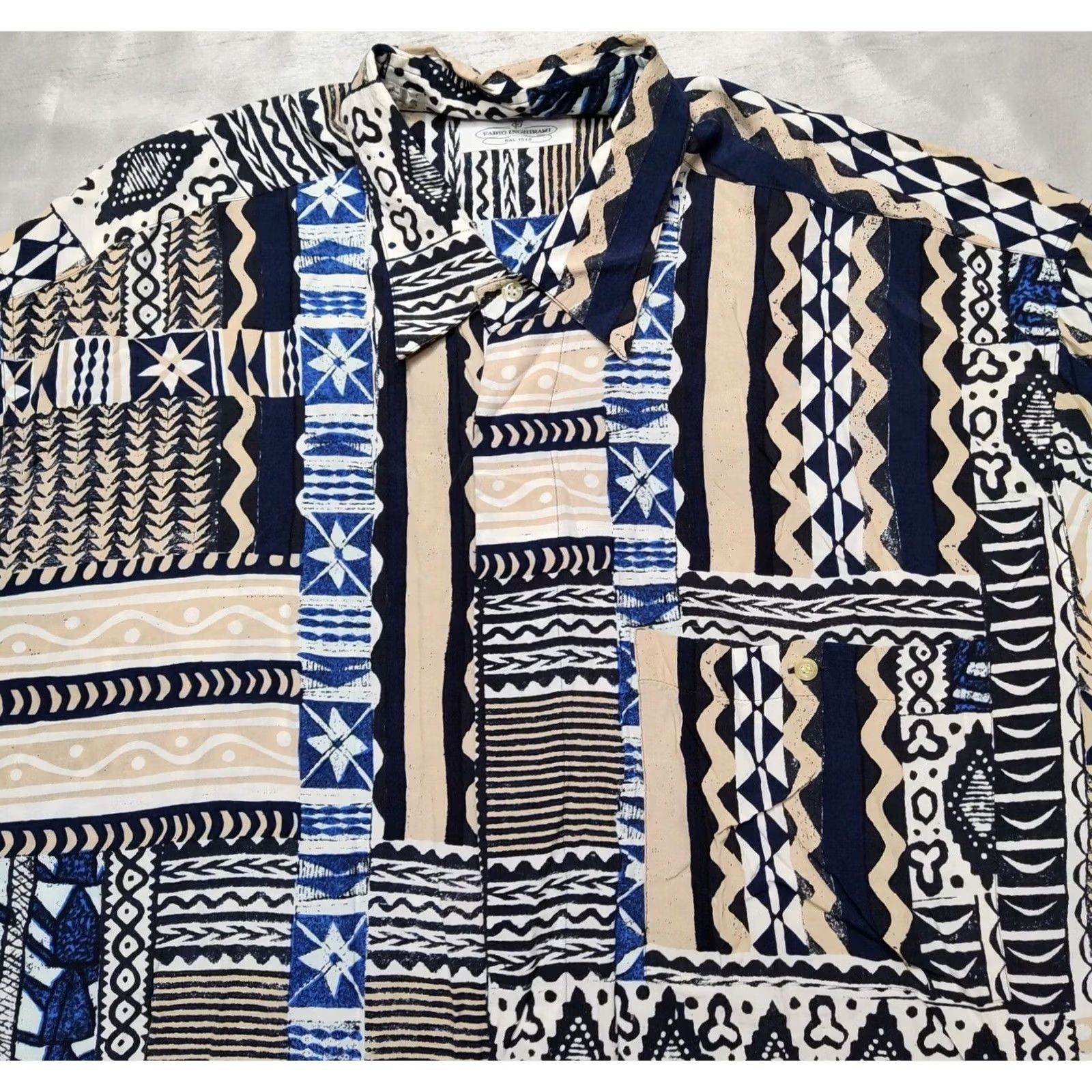 Vintage FABIO INGHIRAMI Men Large Blue Abstract 100% Viscose Camp Shirt Made In Italy Size US L / EU 52-54 / 3 - 4 Thumbnail