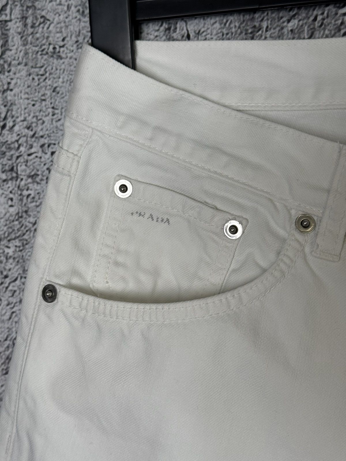 Prada Prada White Cropped Denim Pants Capri Trousers Logo Detail Size 31" - 11 Thumbnail