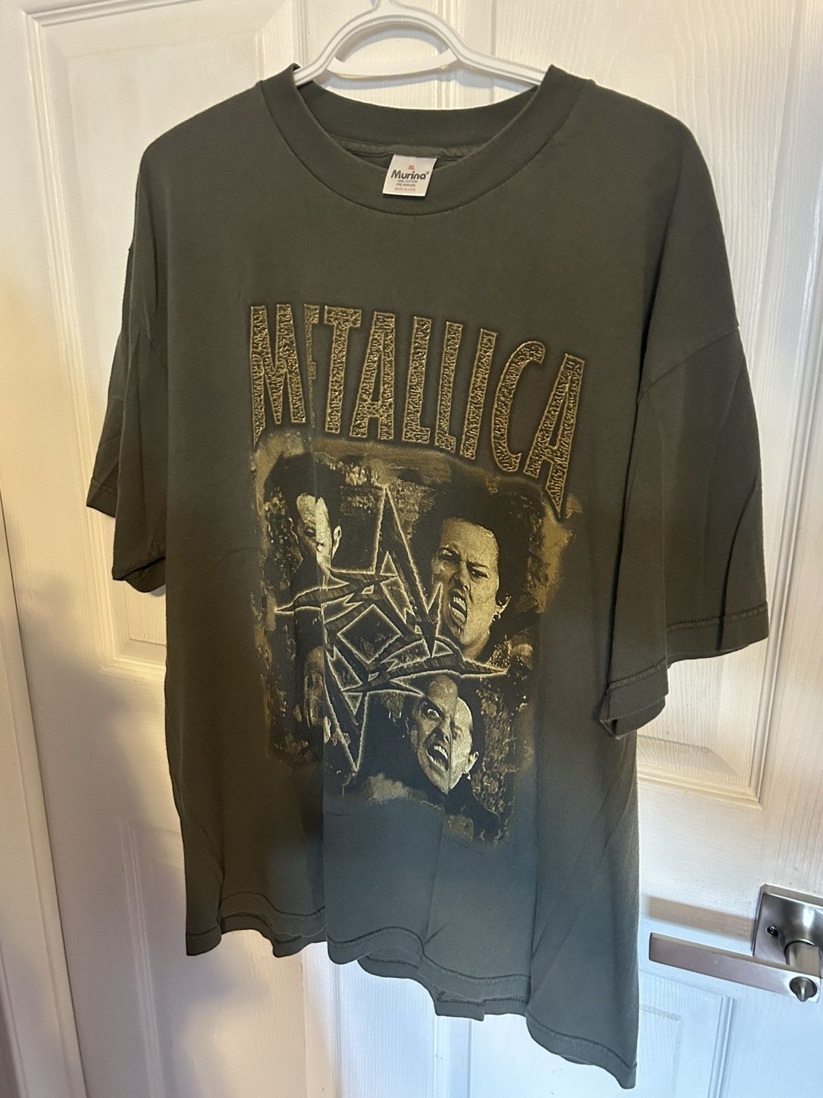 Vintage Vintage 1998 Metallica Pan Pacific Band Tee Size US XL / EU 56 / 4 - 1 Thumbnail