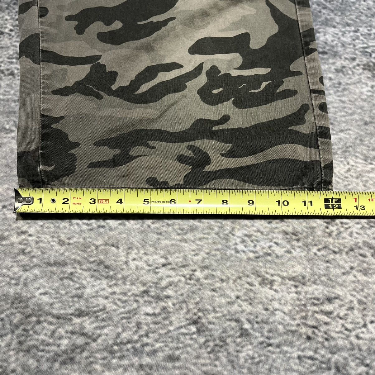 Dickies Vintage Dickies Gray Camo Shorts Y2K Utility Workwear Size US 36 / EU 52 - 13 Thumbnail