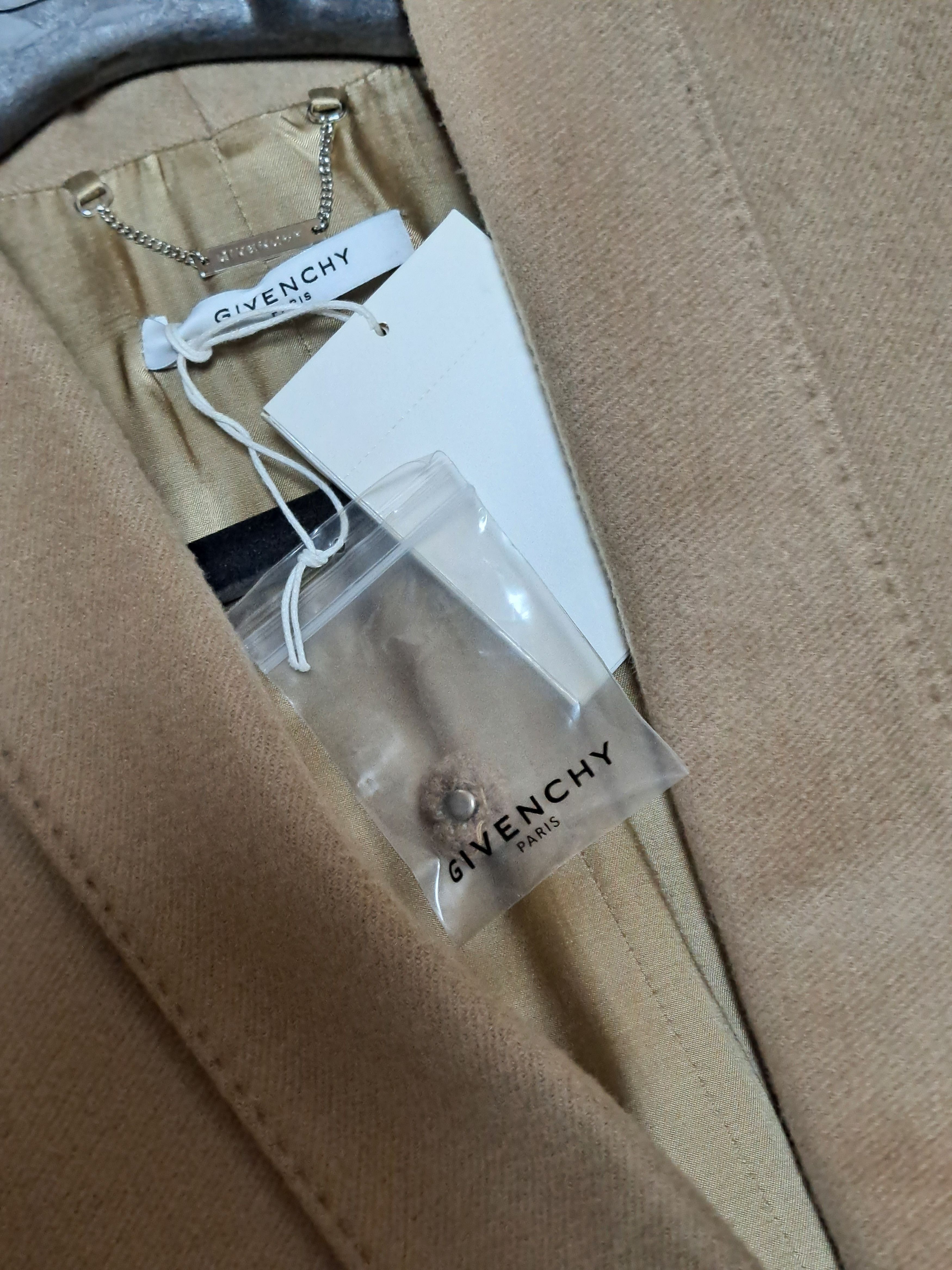 Givenchy NWT $5K Givenchy cashmere coat new with tag + spare button Size S / US 4 / IT 40 - 5 Thumbnail