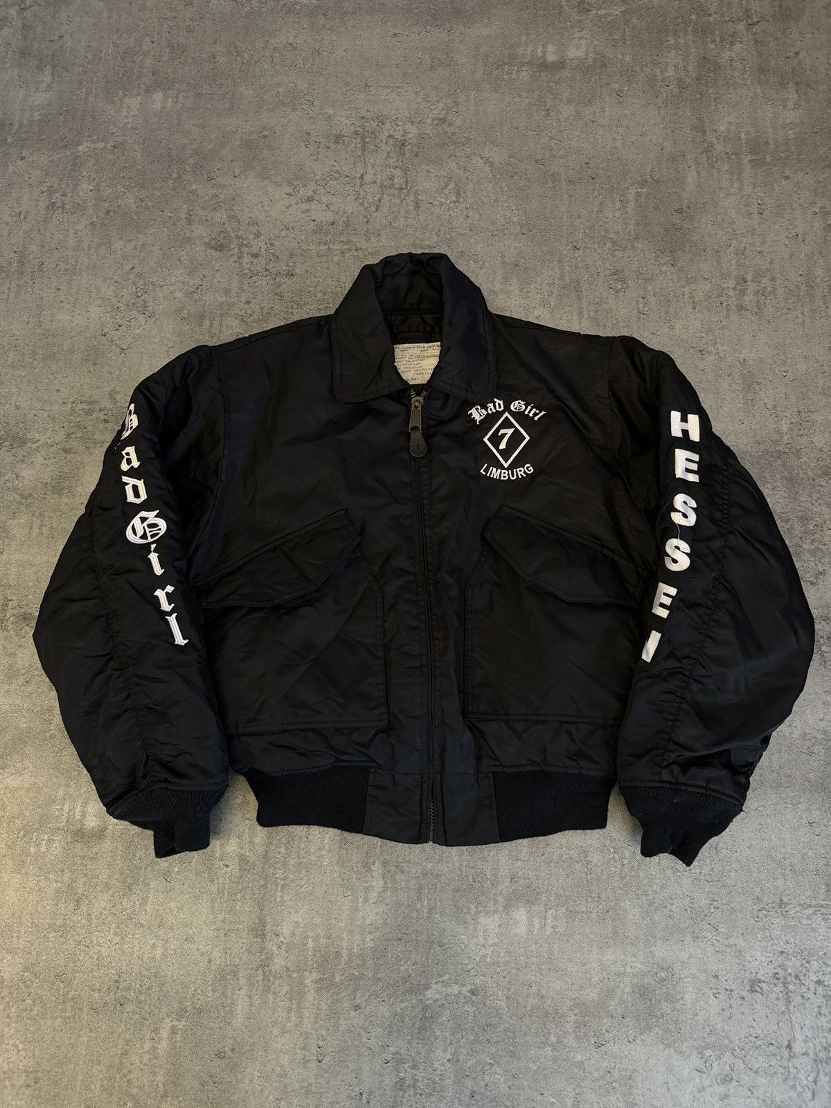 Vintage Bomber Flying Jacket Bad Girl boxy black vintage USA MA-1 Size US S / EU 44-46 / 1 - 2 Thumbnail