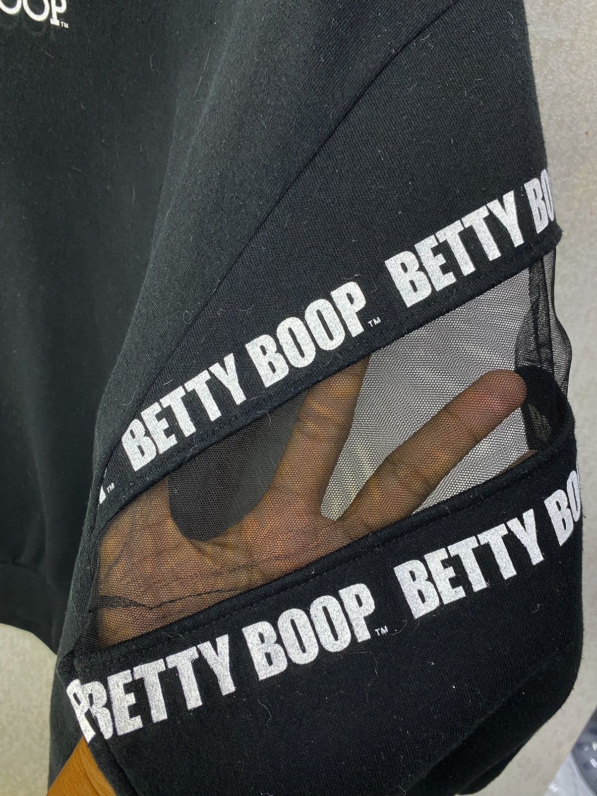 Cartoon Network Betty Boop Sweatshirt Center Logo Spellout Crewneck Size L Size L / US 10 / IT 46 - 9 Thumbnail