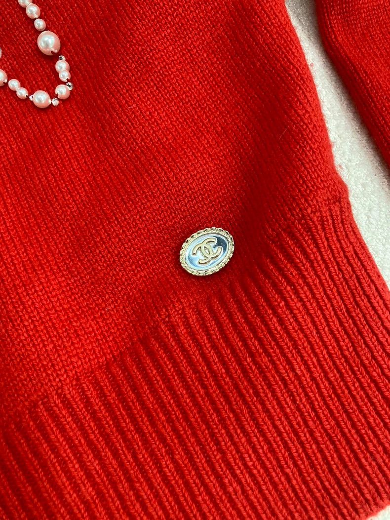 Chanel Chanel Red Heavy Industry Pearl Chain Cashmere Sweater Size XS / US 0-2 / IT 36-38 - 3 Thumbnail
