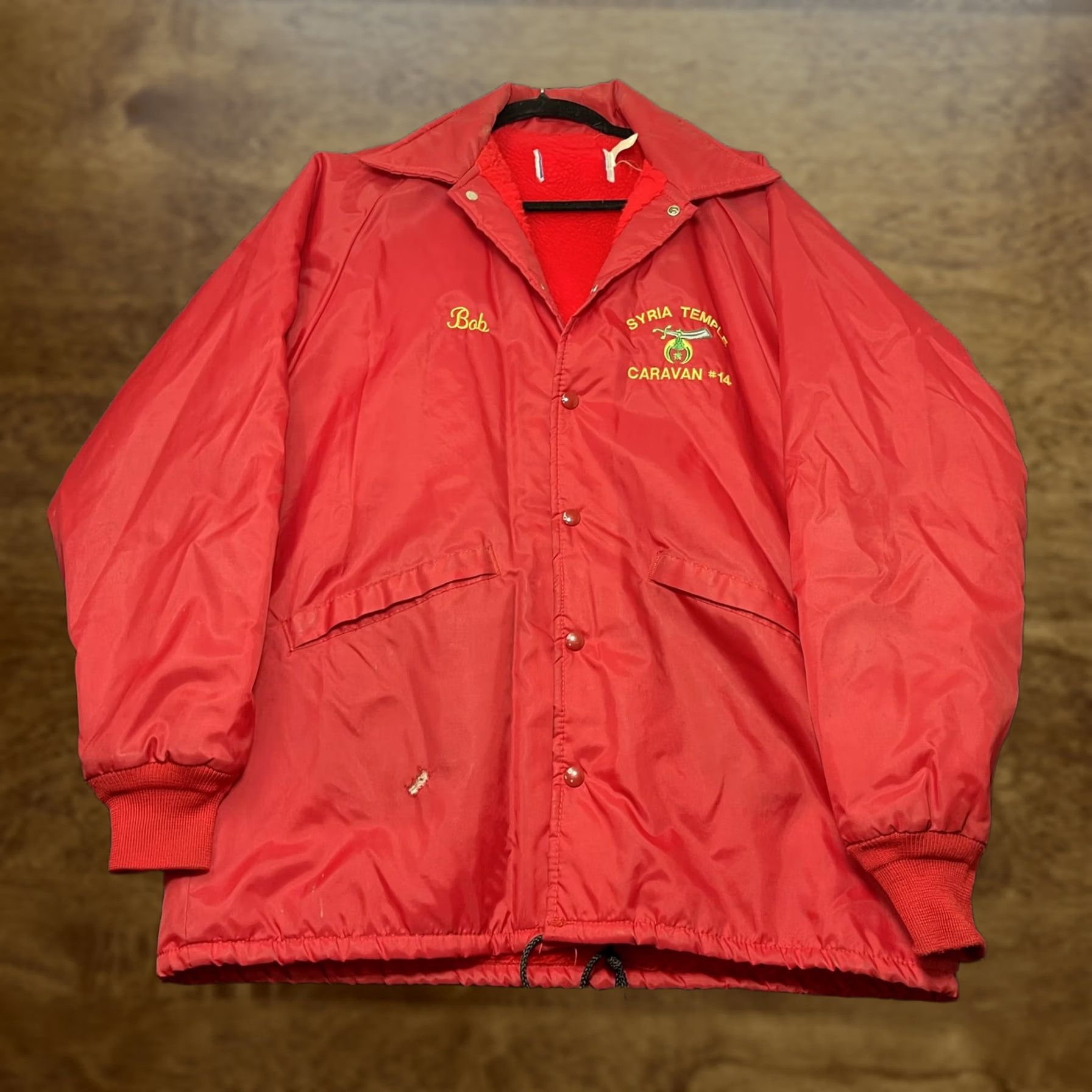 Vintage VINTAGE Syria Temple Caravan Jacket Mens Large Red Nylon Snap Lined USA Shriners Size US L / EU 52-54 / 3 - 1 Thumbnail