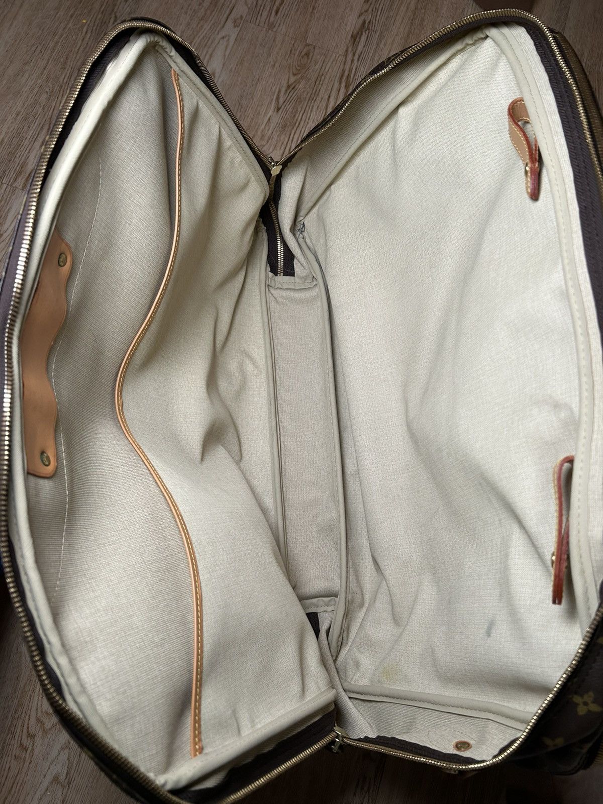 Louis Vuitton Louis Vuitton Alize 2 Poches in Monogram Canvas Size ONE SIZE - 7 Thumbnail