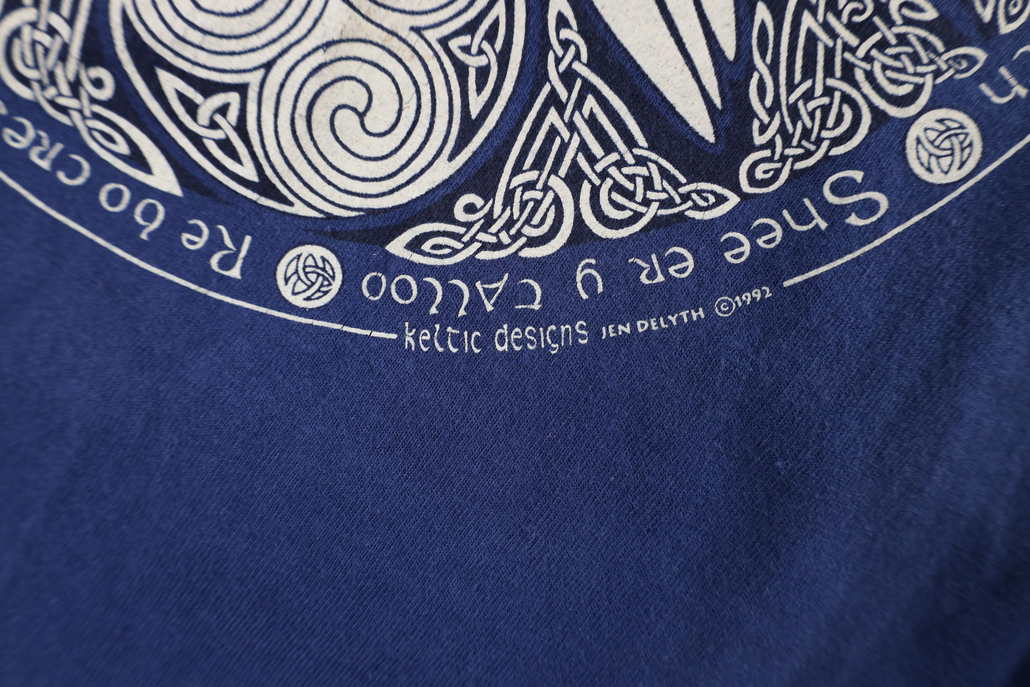 Vintage Vintage 90s Streetwear Design Dove Bird T-Shirt Blue USA Size US XL / EU 56 / 4 - 5 Thumbnail