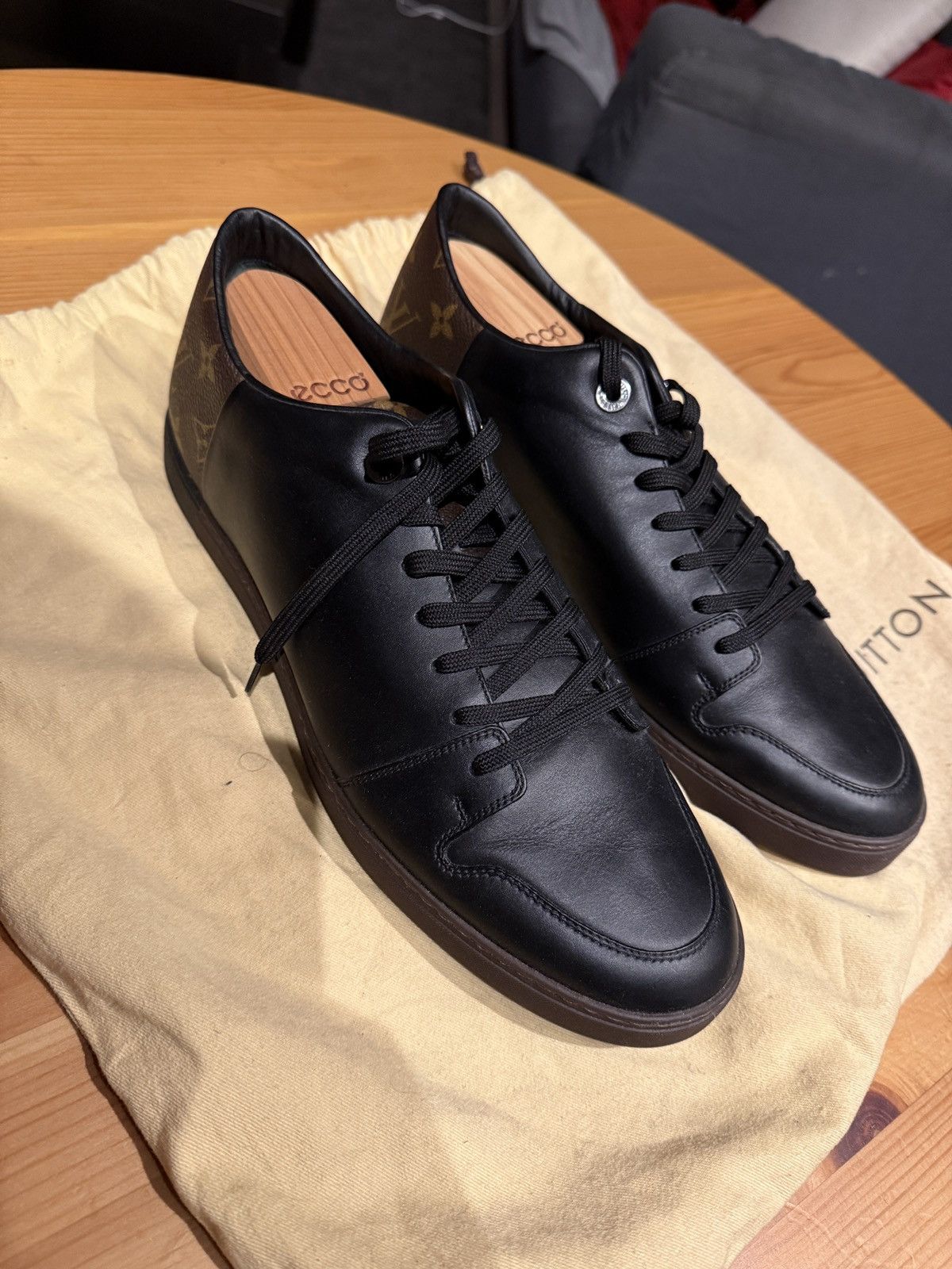 Louis Vuitton Louis Vuitton Sneakers Size US 11.5 / EU 44-45 - 1 Thumbnail