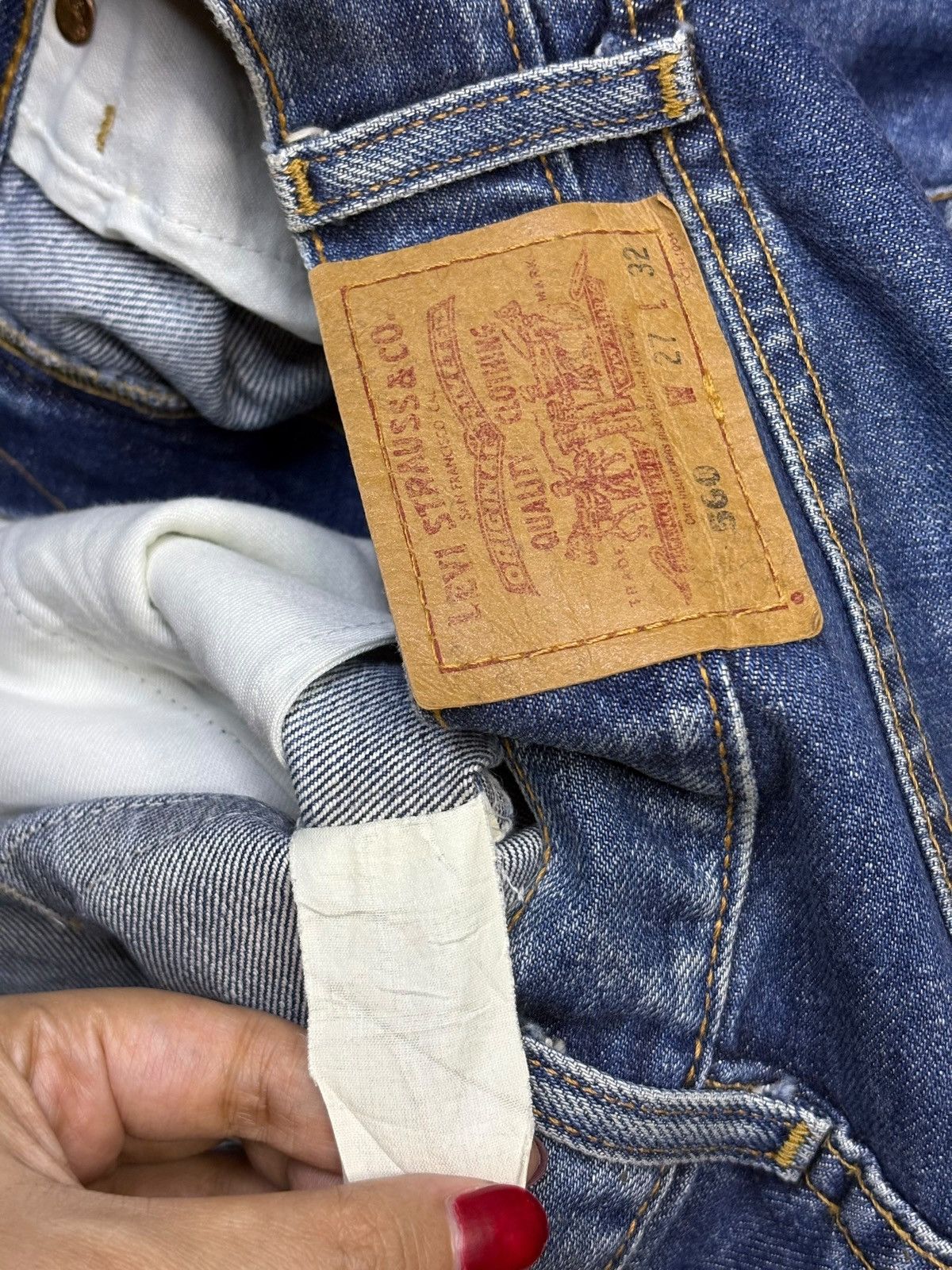 Levi's Vintage 90s Levis 560 Blue Wash Loose Baggy Jeans Size US 28 / EU 44 - 11 Thumbnail