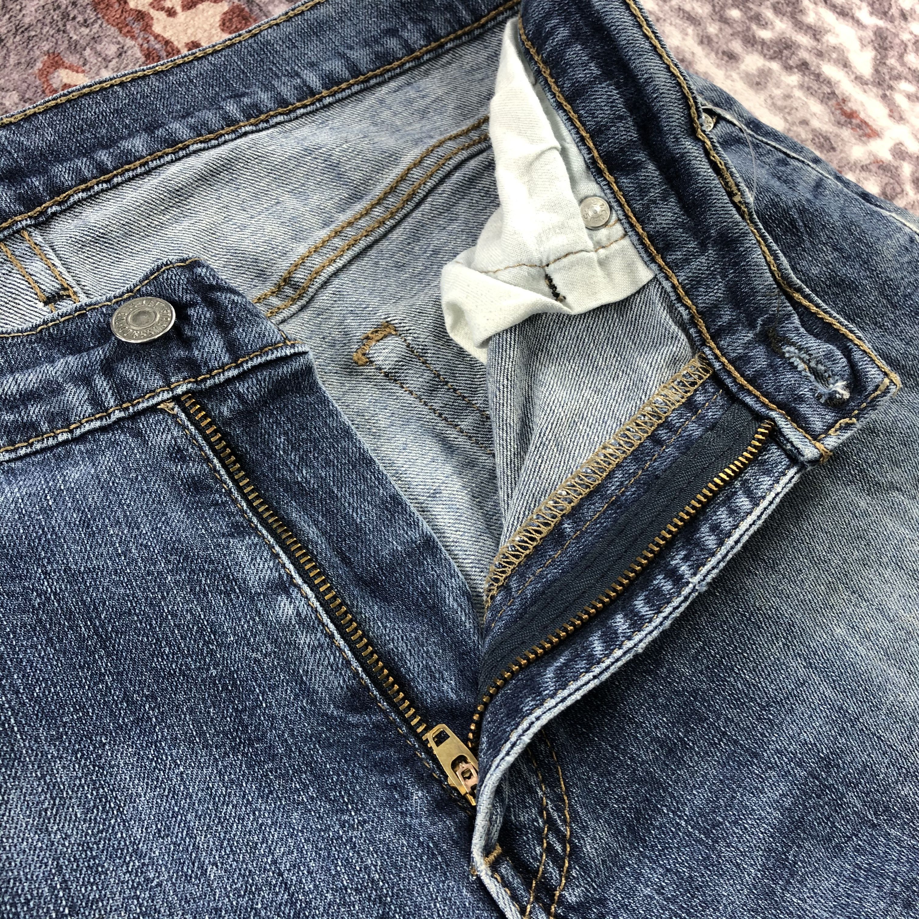 Levi's × Vintage Vintage Blue Wash Levis 514 Jeans-JM2548 Size US 33 - 12 Thumbnail