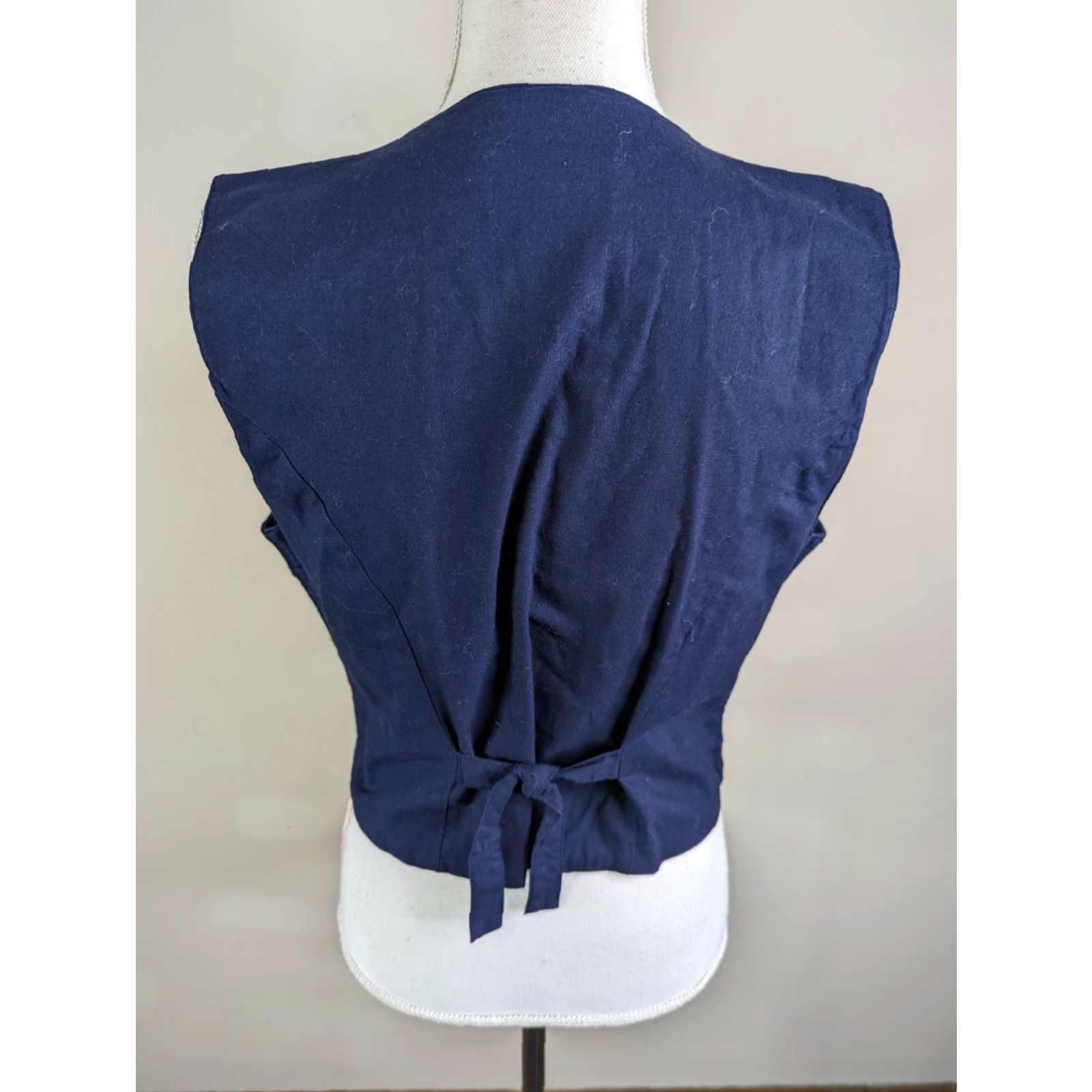 Vintage VINTAGE Floral Embroidered Boho Peasant Wool Vest Navy Blue Women's Medium V2J Size M / US 6-8 / IT 42-44 - 4 Thumbnail