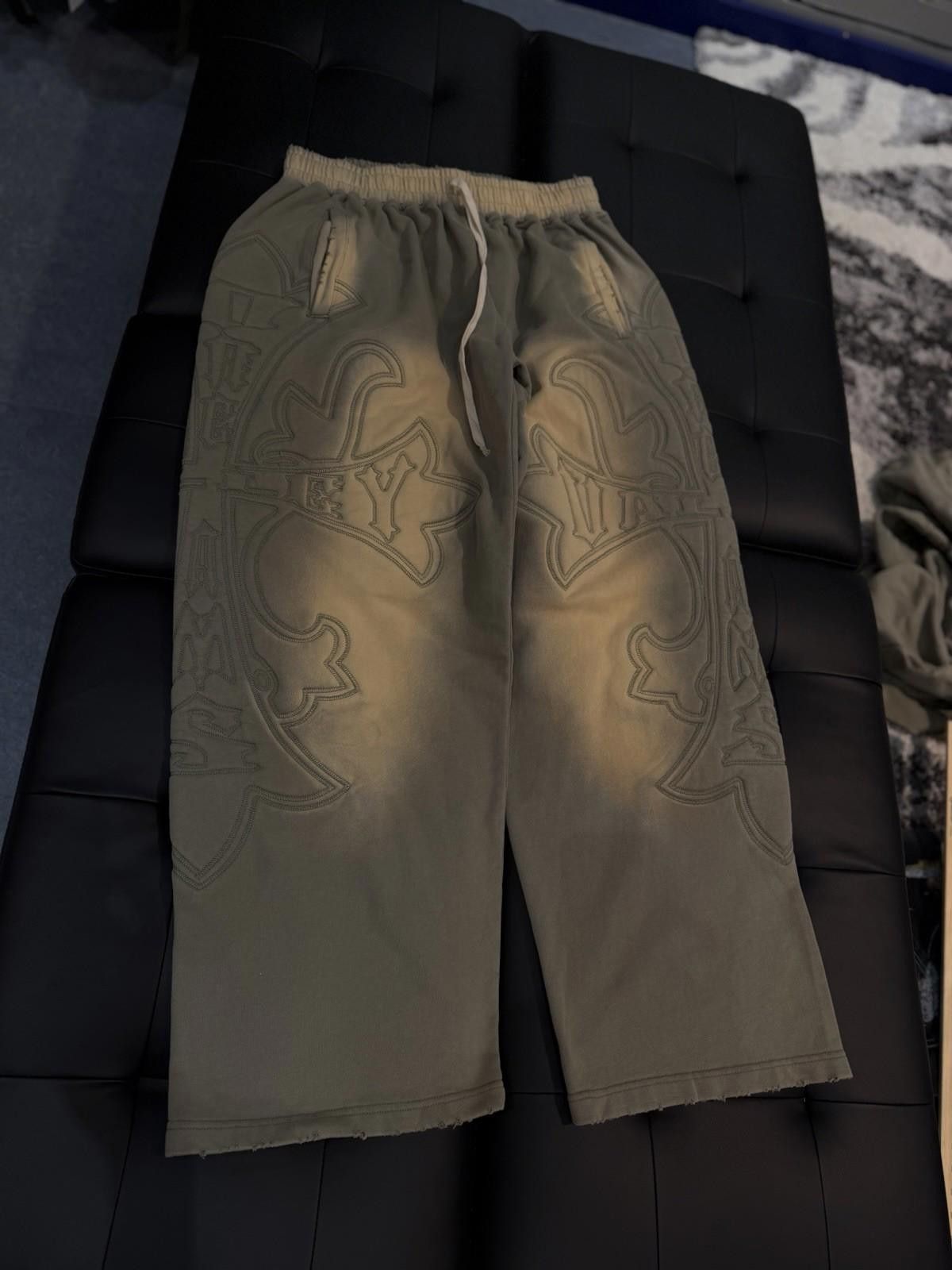 Vale Valley Cross Carved Drawstring Sweatpants Medium NEW Vale Size US 32 / EU 48 - 1 Thumbnail