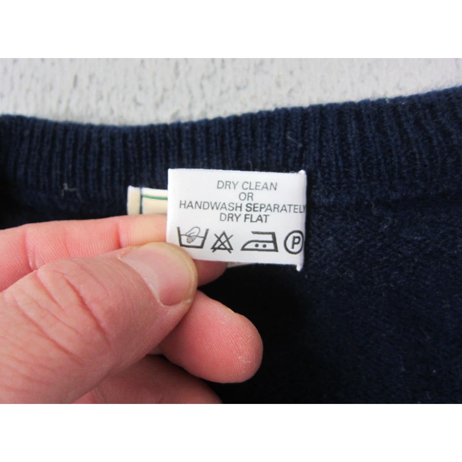 Vintage VINTAGE L.L. Bean Vest Sweater Mens L Blue Wool V-Neck Scotland 80s Size US L / EU 52-54 / 3 - 4 Thumbnail