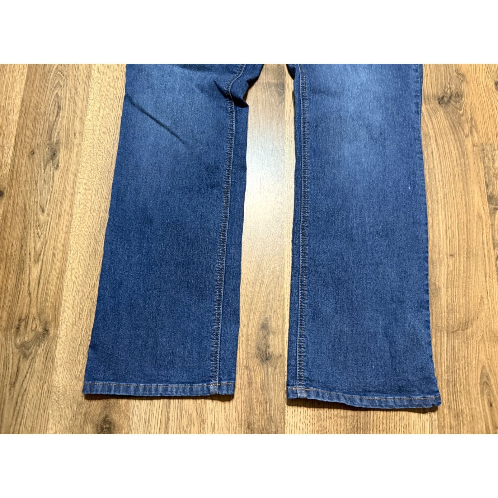 Vintage Christopher & Banks Jeans Womens 8 Short Blue Denim Straight Leg Jeans Ladies Regular 5-Pocket Zip Machine Washable Vintage No Size 30" / US 8 / IT 44 - 3 Thumbnail